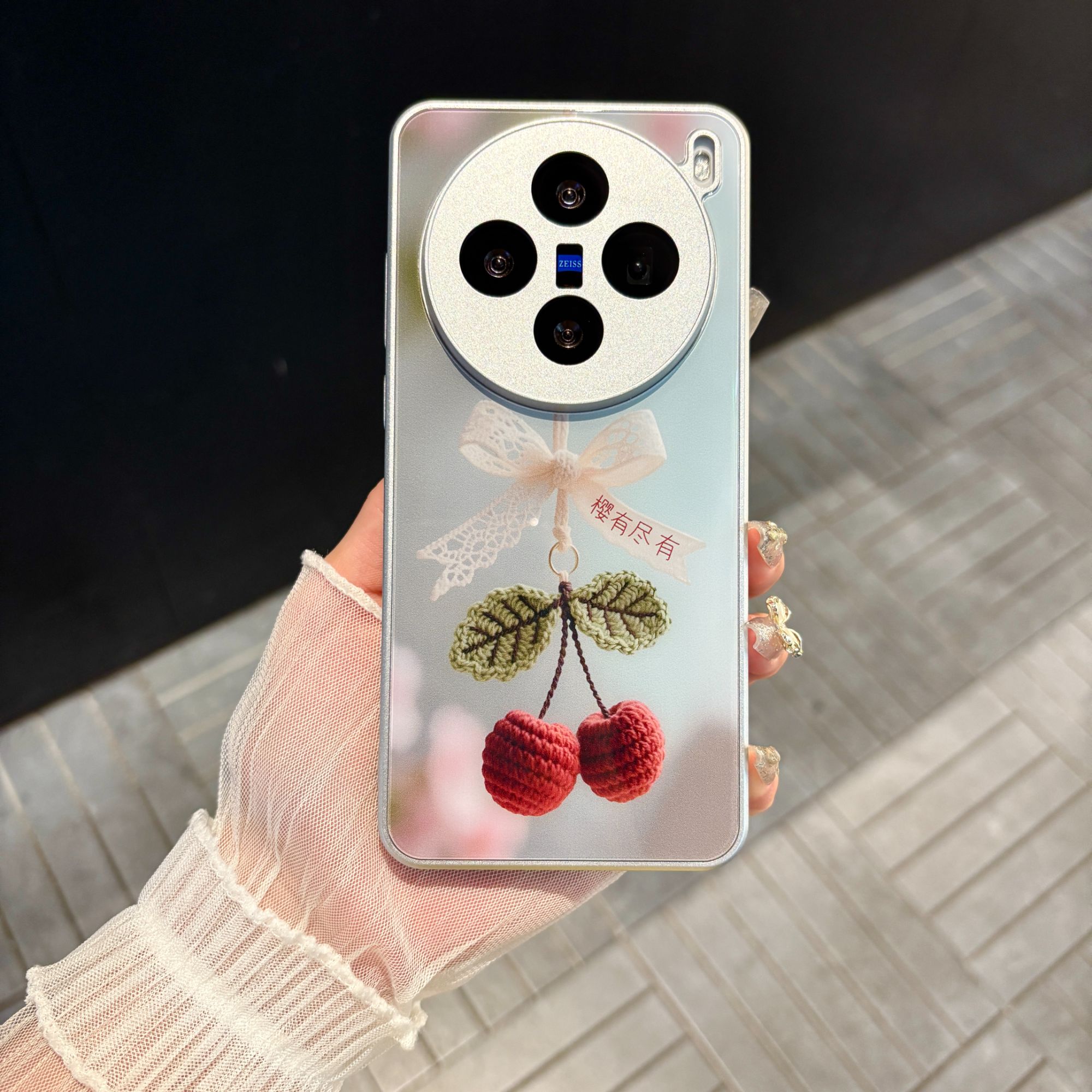 苹果/华为/oppo/vivo/小米 樱有尽有适用x200肤感玻璃防摔手机壳