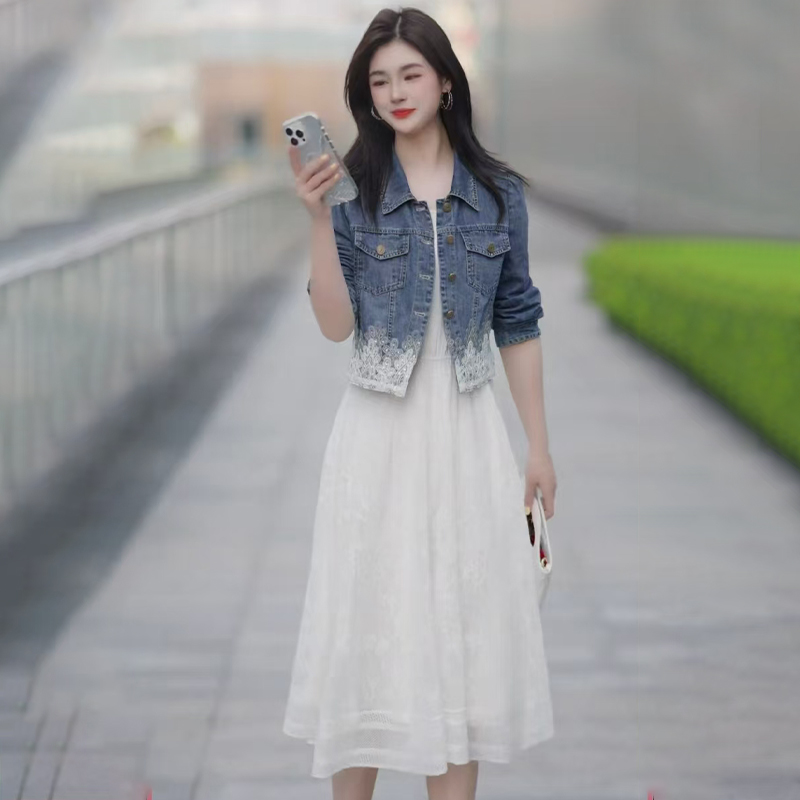 拉夏贝尔时尚套装裙女秋2025新款蕾丝花边牛仔外套背心连衣裙套装