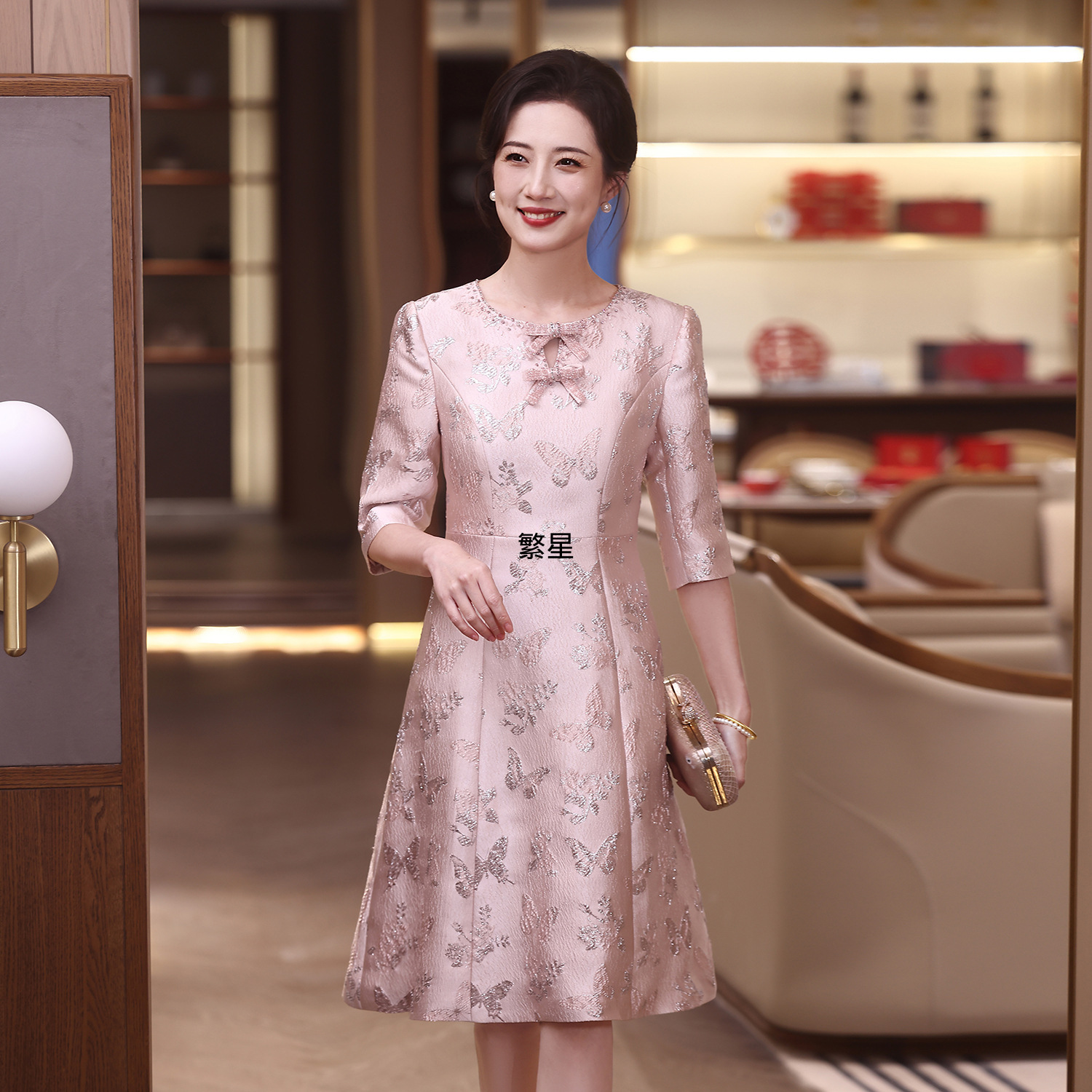 春季年轻洋气轻奢收腰提花粉色高级感连衣冬季1501订公订婚公主裙