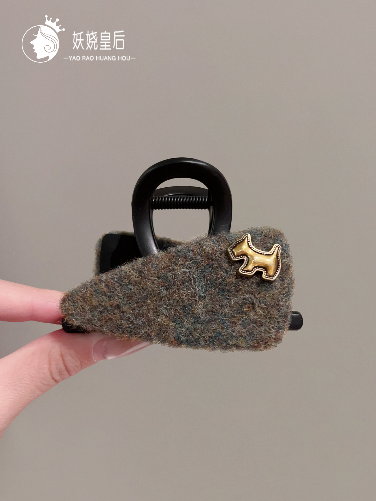 韩系三角小狗毛绒抓夹女新款半扎发发卡后脑勺发量少盘发鲨鱼夹子