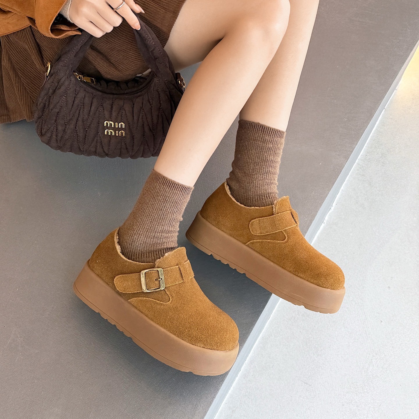 头层磨砂牛皮厚底绒里勃肯鞋超轻防滑保暖女款棉鞋一脚蹬女鞋冬季