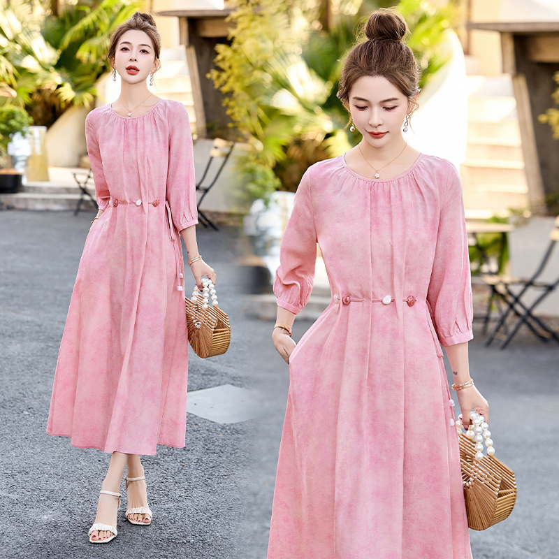 高级感时尚法式温柔连衣裙女2025春装新款设计串珠收腰显瘦A字裙