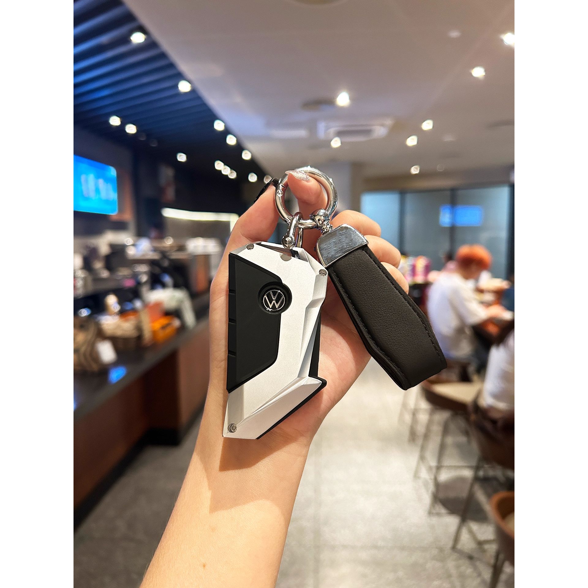 适用大众帕萨特pro钥匙套高尔夫8迈腾b9车扣途观L途昂id3揽巡壳包