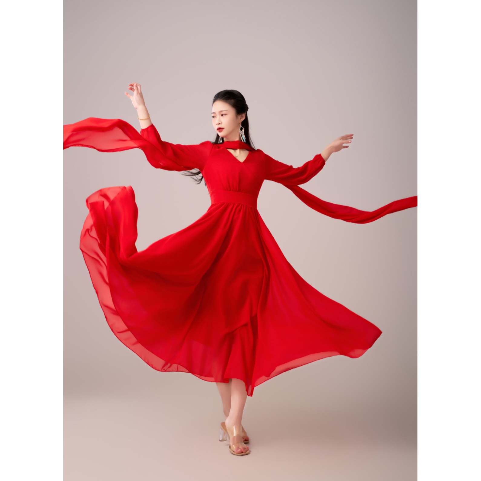 大红色沙滩裙海边度假超仙女长裙连衣裙新疆旅游胡杨林沙漠红裙子