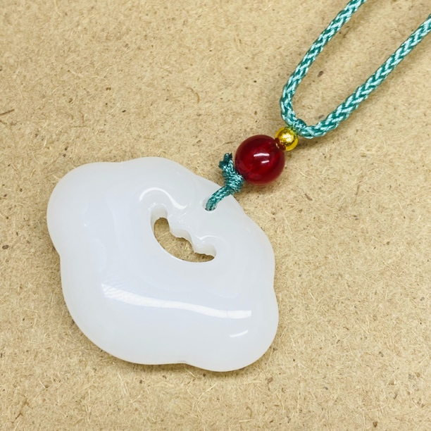 【甄选】A7中国风平安如意锁-配绳颜色随机发