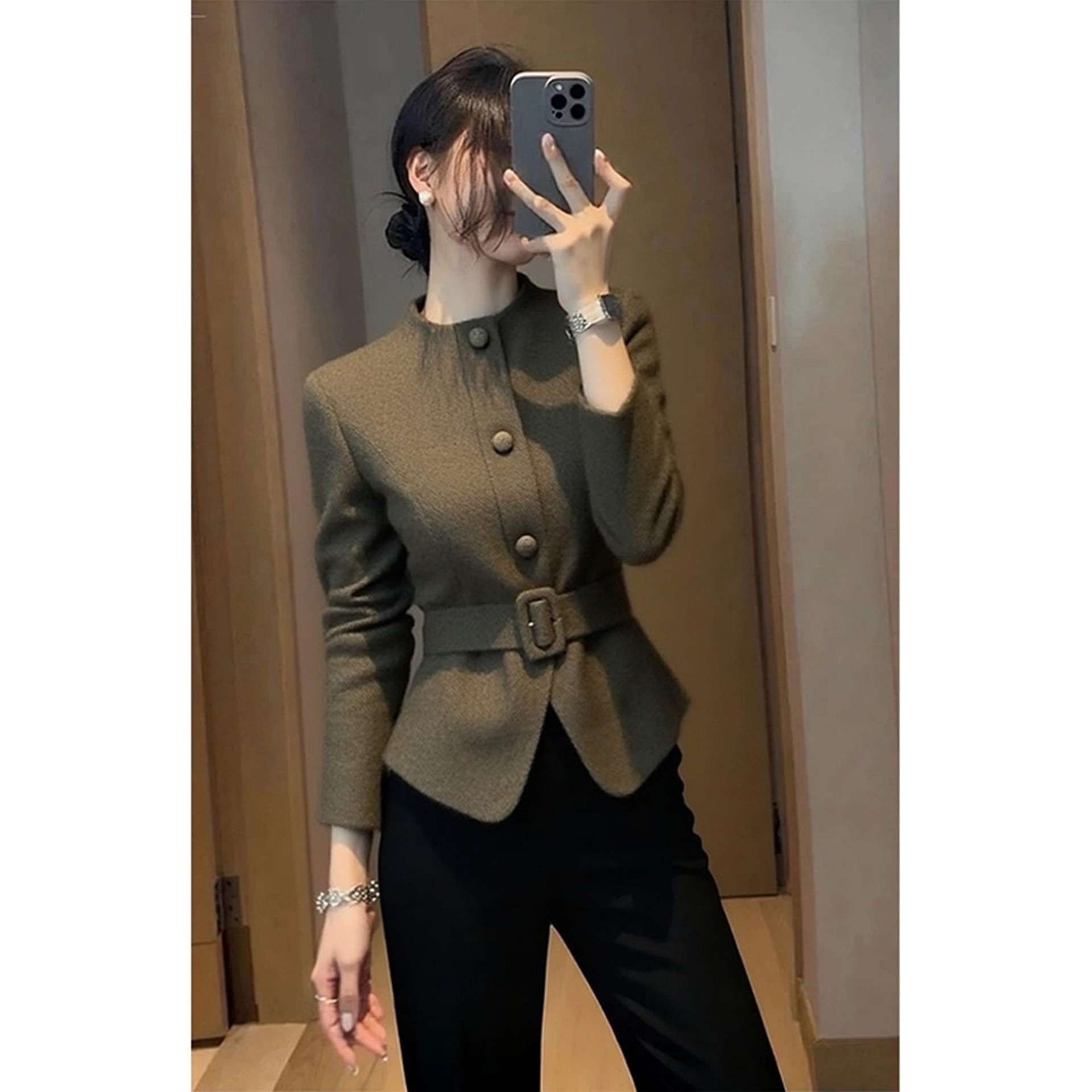 秋冬季新款咖色厚外套女装独特超好看气质高端收腰小香风圆领上衣