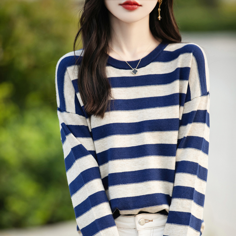 品牌撤柜正品秋冬圆领毛针织衫时尚显瘦休闲宽松洋气条纹上衣女