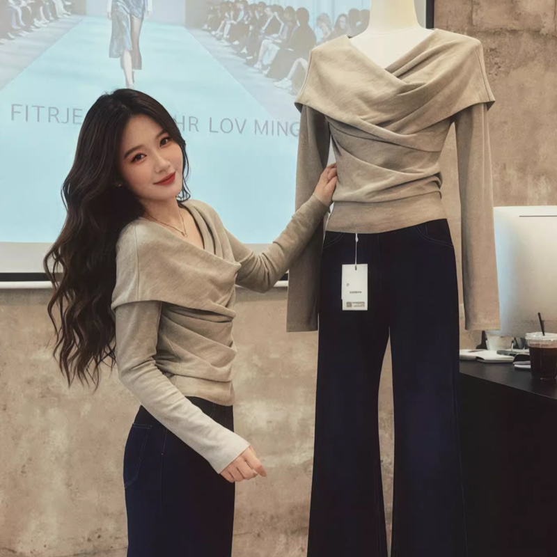 大码胖mm巨好看灰色v领长袖针织衫女秋冬季设计感修身打底衫上衣