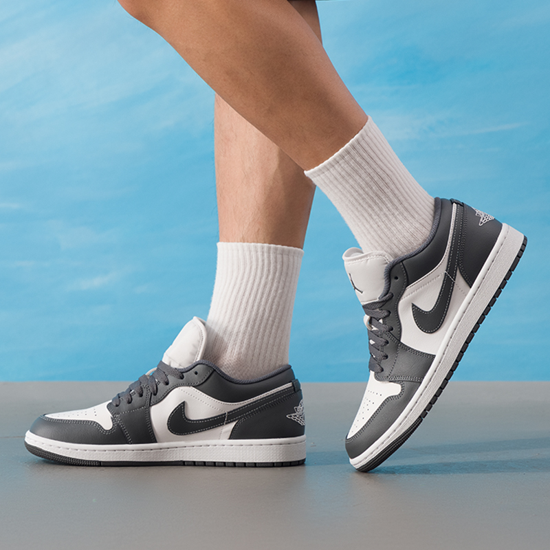 Nike耐克男鞋2025新款AIR JORDAN 1 LOW缓震训练运动休闲鞋553558