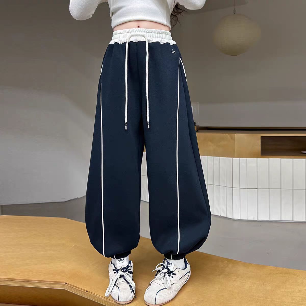 835-【爆款】韩系潮酷时尚百搭休闲卫裤女童儿童绣花韩版