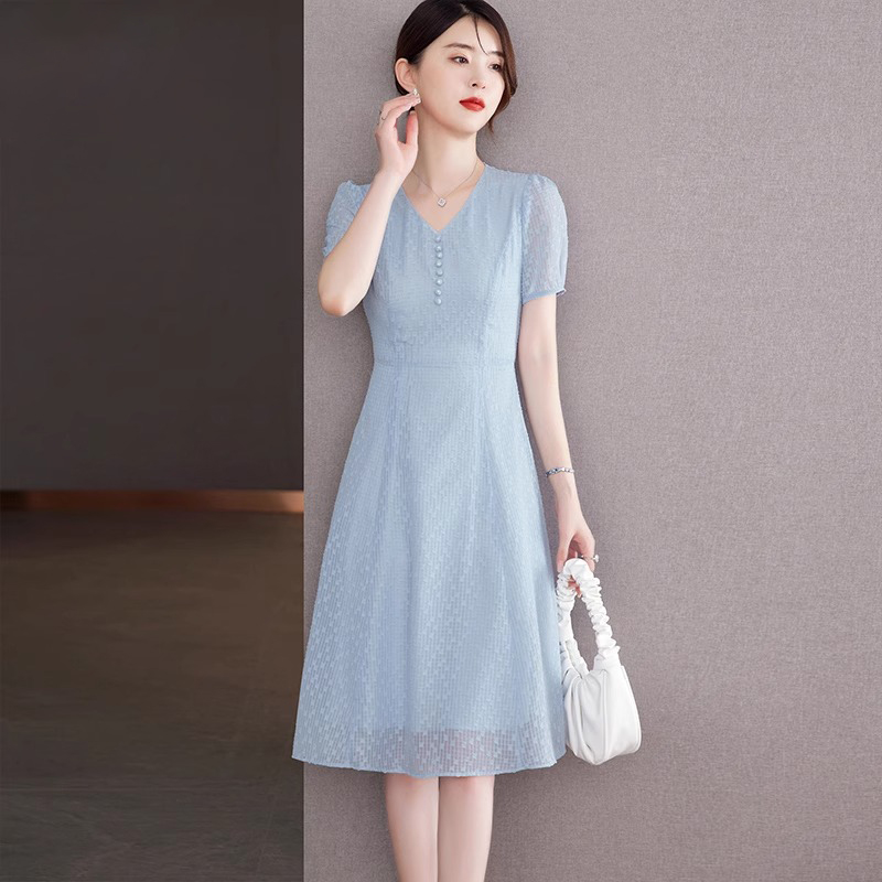 优雅爆款连衣裙2025年新款女夏季简约中长款蓝色短袖流行V领裙子