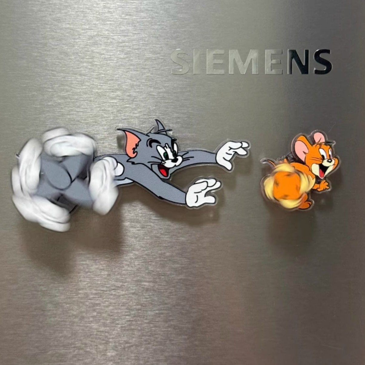 猫和老鼠旋转冰箱贴磁吸贴汤姆和杰瑞创意旋转冰箱贴磁性贴装饰贴