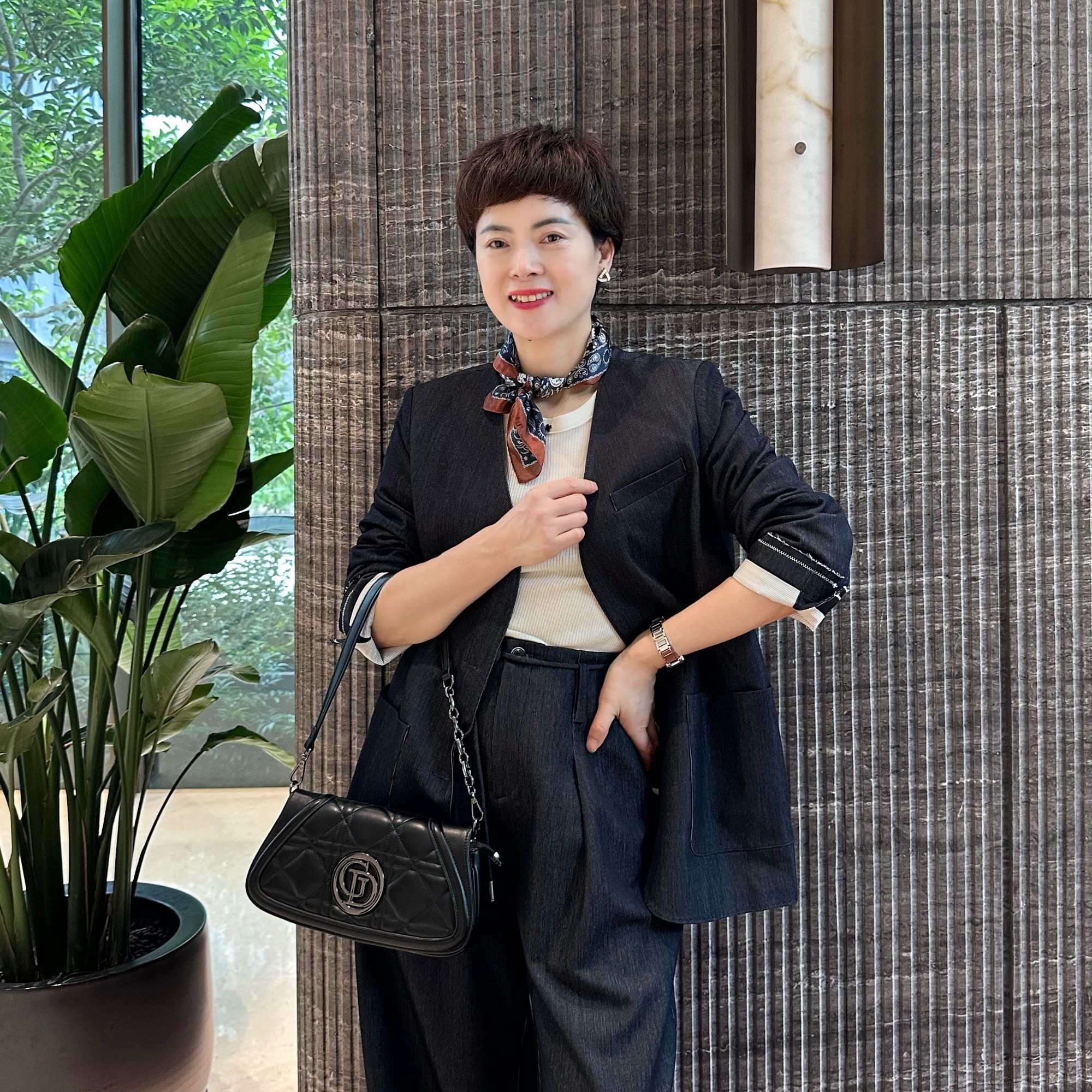 常规款一粒扣休闲风韩版V领西装网红复古小西装商务
