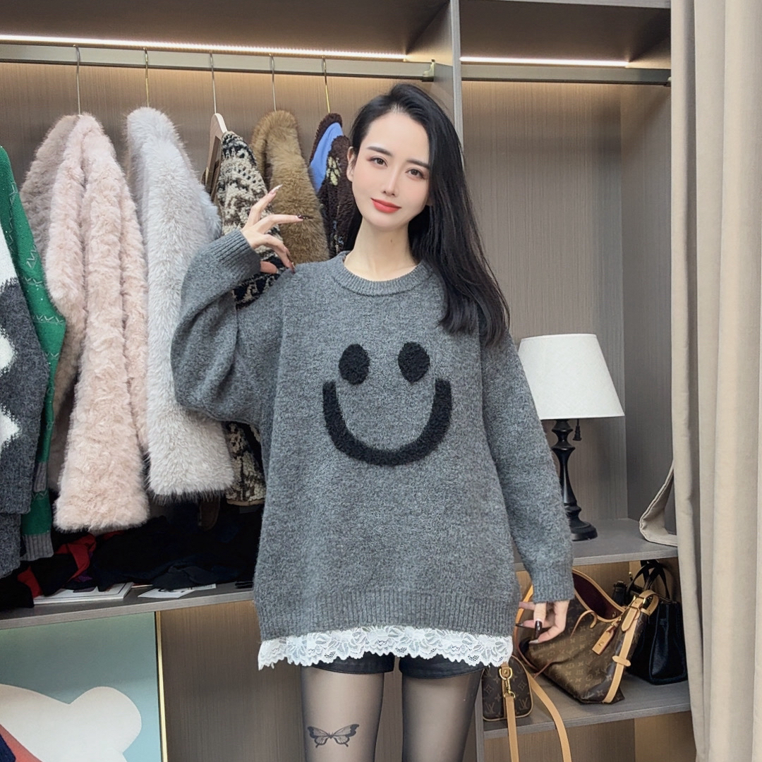 新款时尚气质圆领蕾丝拼接圆领针织上衣