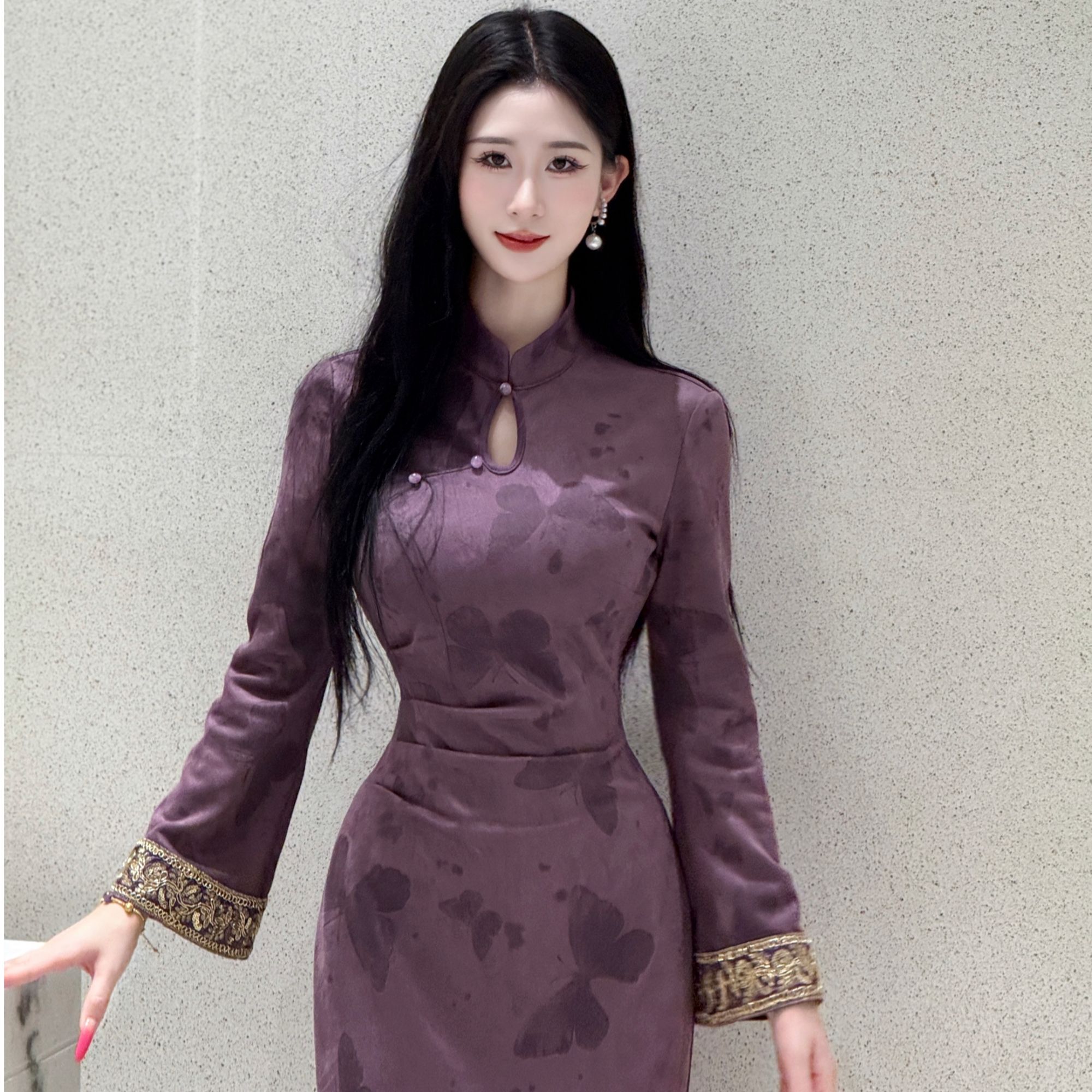 LHMknk1画报夫人原创自制高级秋冬麂皮绒显白新中式文艺旗袍 蝶紫