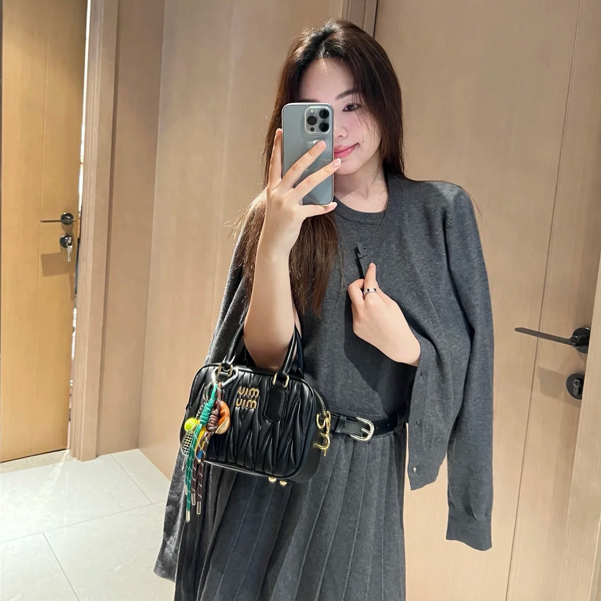 296大码230斤糯米羊绒针织开衫背心百褶连衣裙显瘦腰带套装