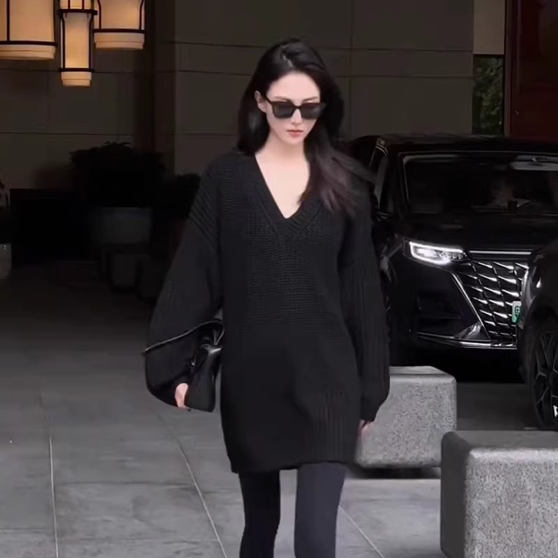 秋冬宽松大码上衣舒适V领针织衫女宽松胖mm慵懒风黑色V领显瘦毛衣