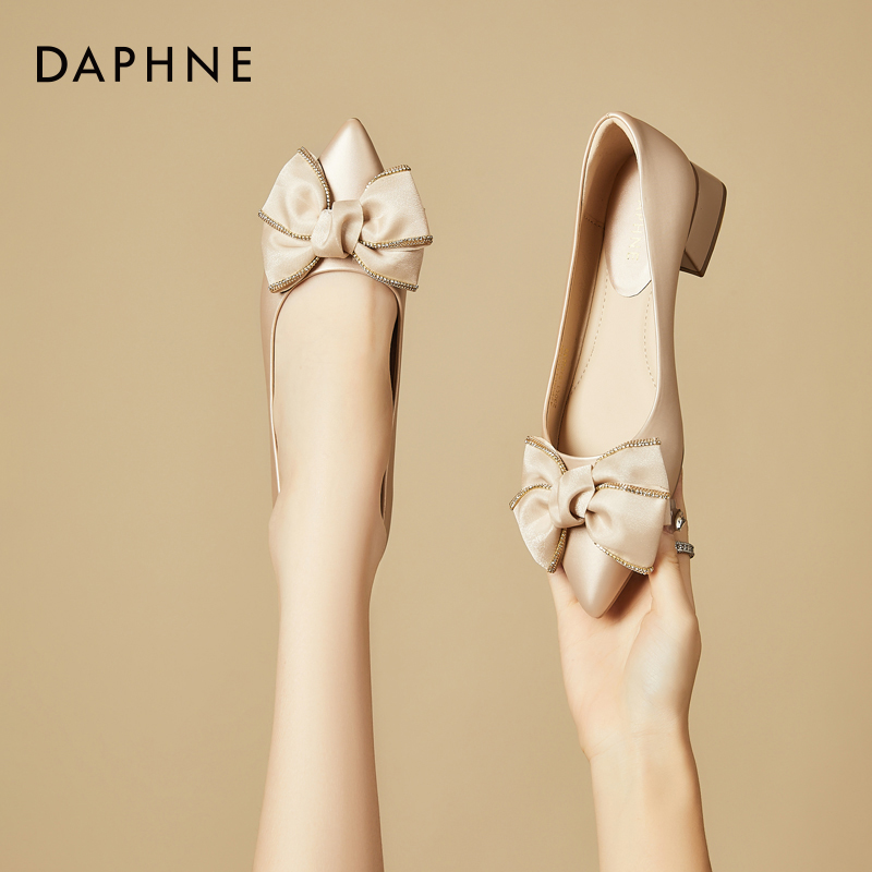 达芙妮2026春季新款小高跟法式配裙子单鞋女晚晚风温柔伴娘鞋婚鞋