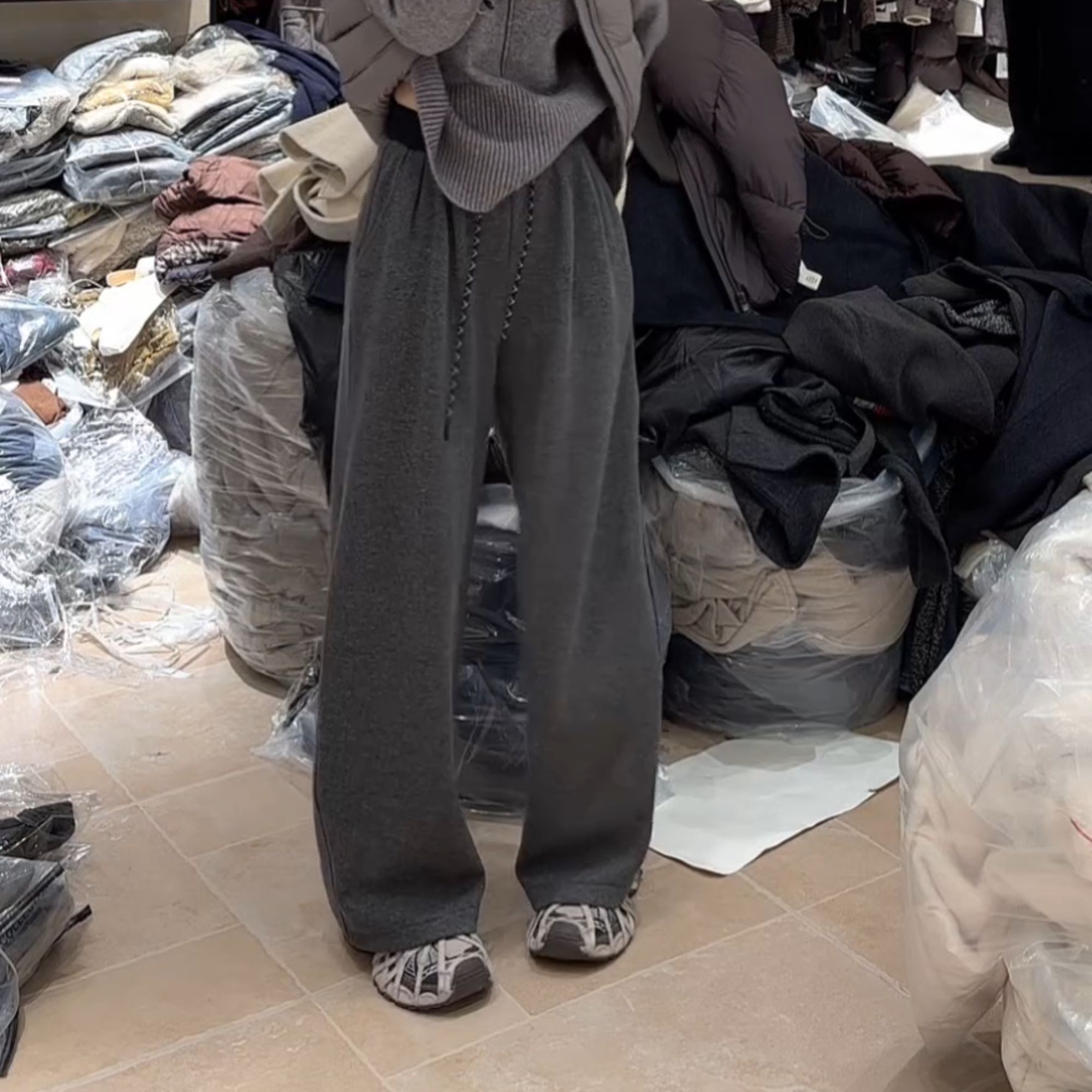 2025秋冬高腰显瘦长裤休闲复古松紧腰加绒抽绳弯刀裤LK2507130