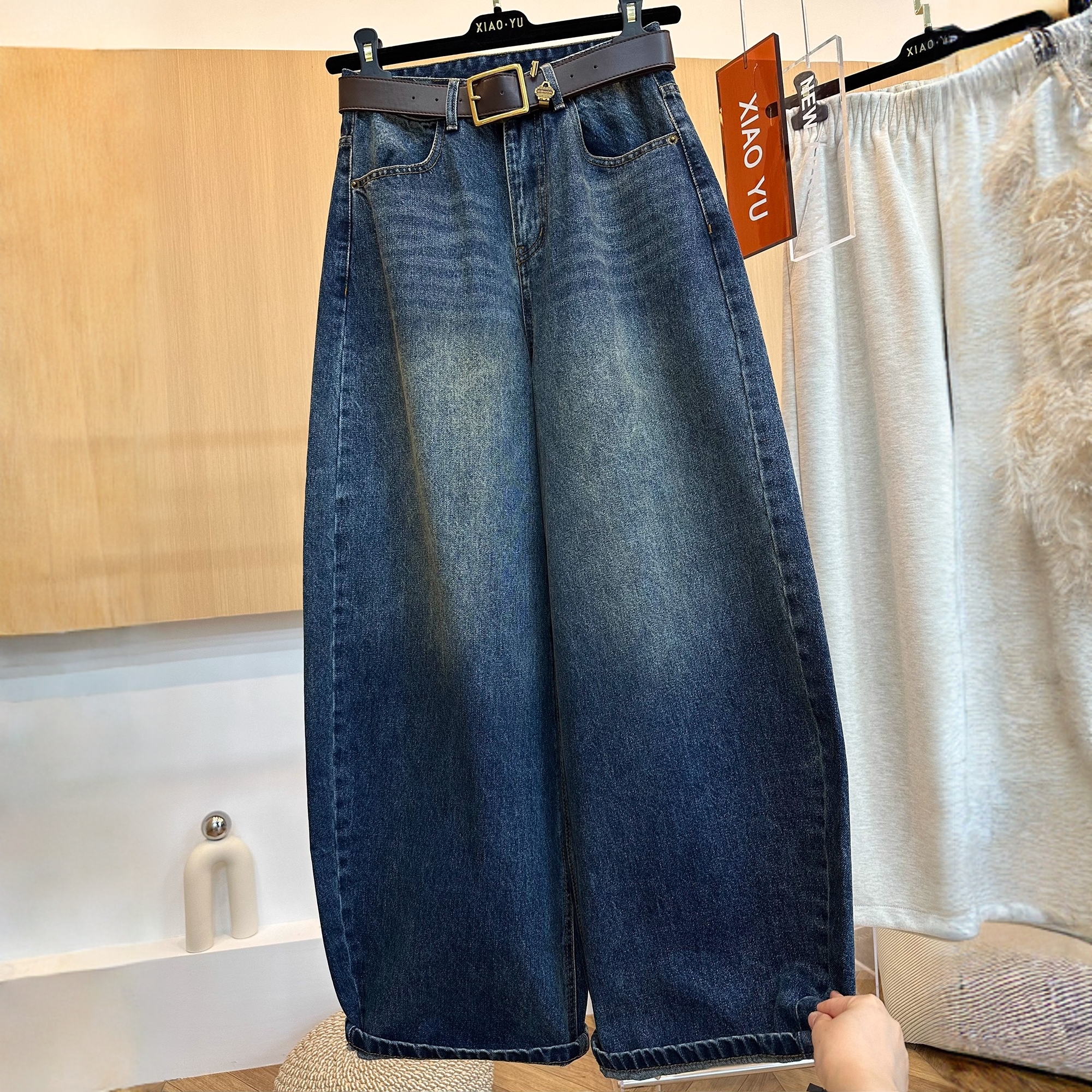 高端欧货秋冬新款复古时尚加绒水洗牛仔裤宽松显瘦百搭弯刀阔腿裤