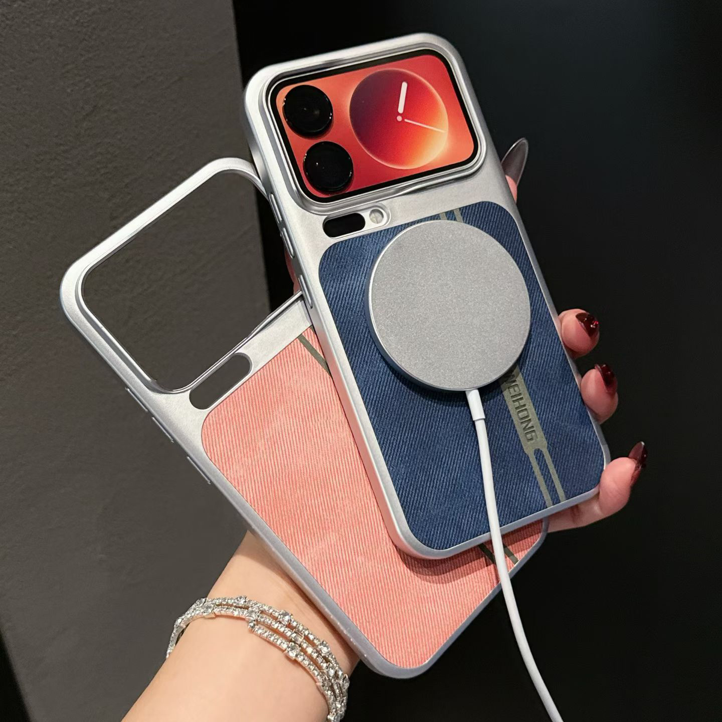 适用于多系列手机的轻奢磨砂皮纹拼接磁吸手机壳