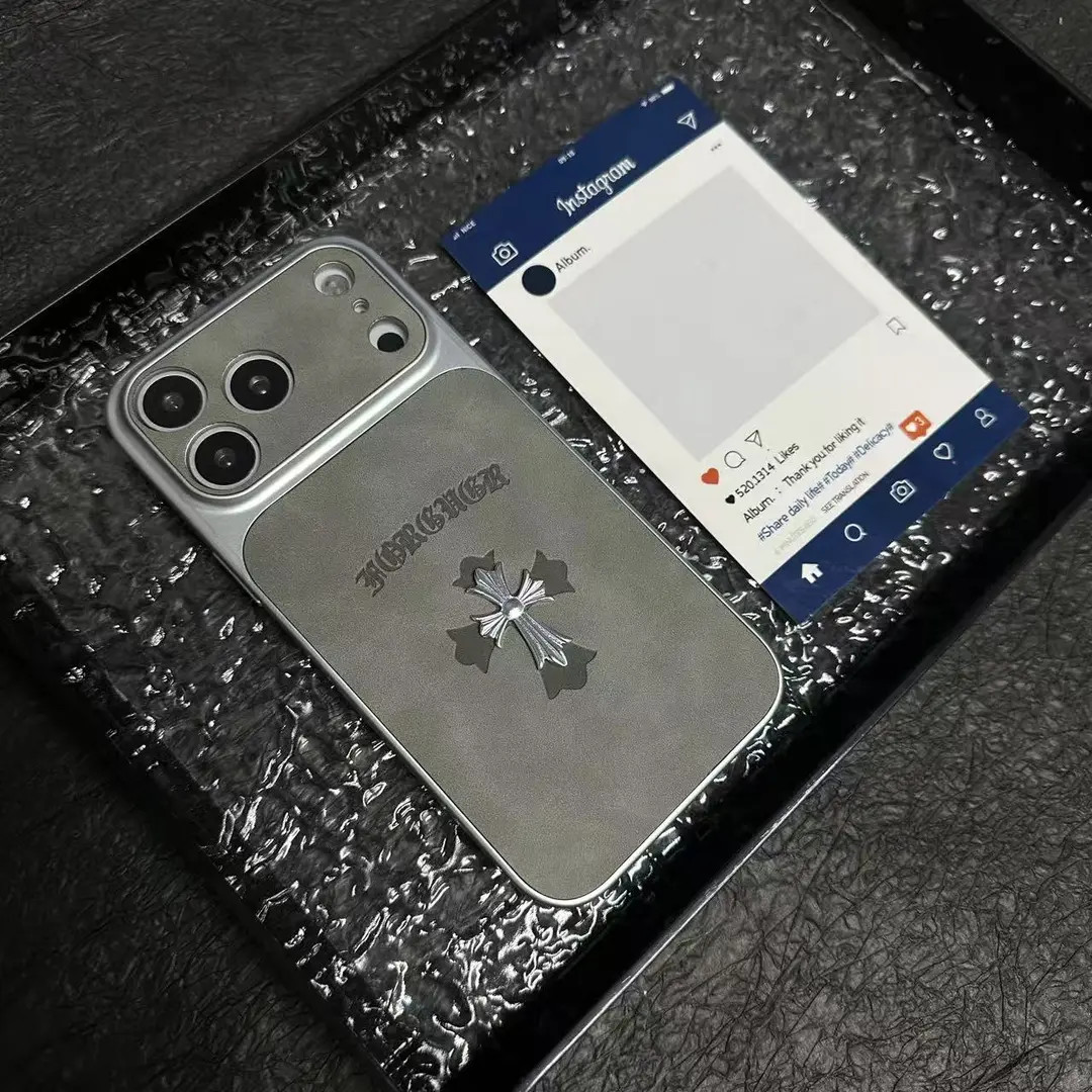 皮质立标克罗心潮牌适用苹果17iphone16151413promax情侣手机壳