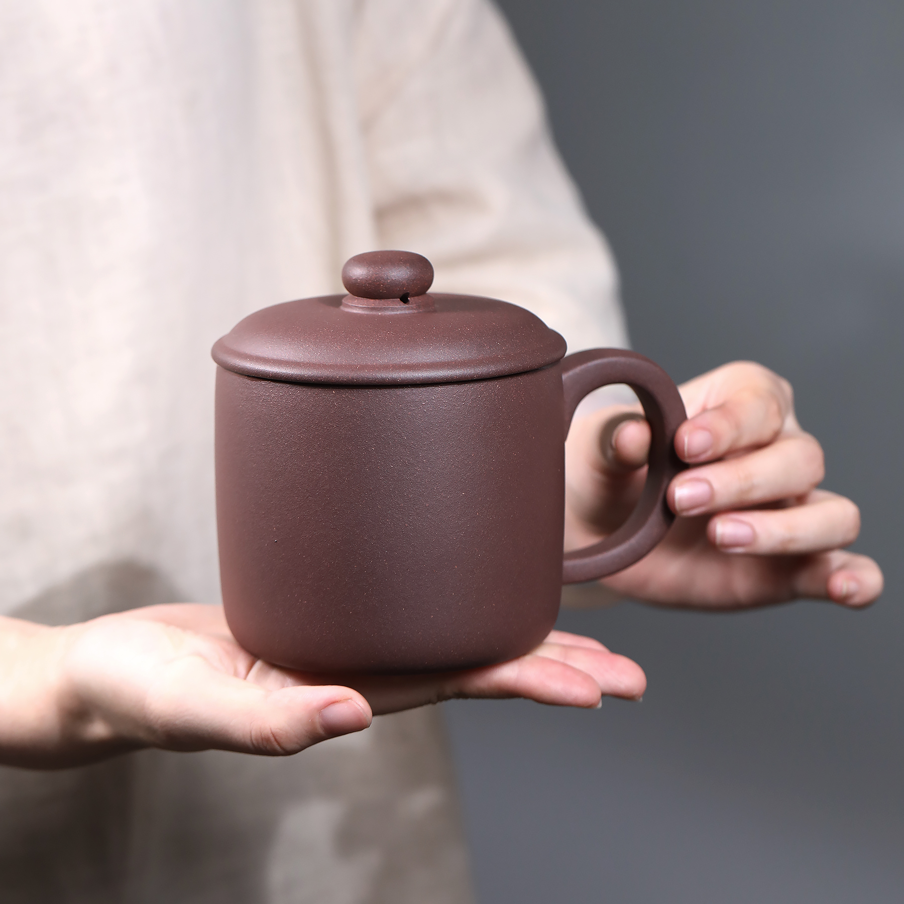尾单雪涓宜兴原矿手工铁砂紫泥大容量紫砂办公茶杯无礼盒