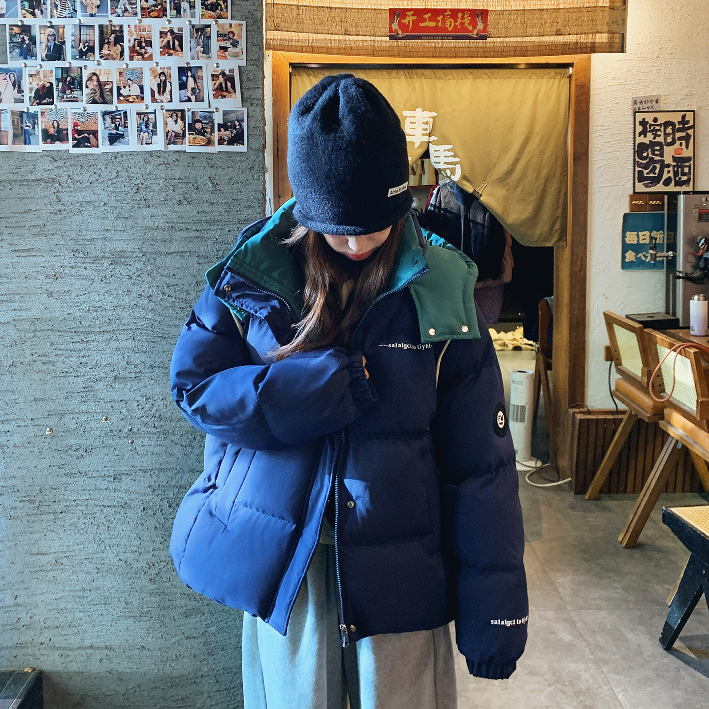 蓝色设计感字母面包棉服女2025新款冬季韩版宽松时尚炸街棉袄外套