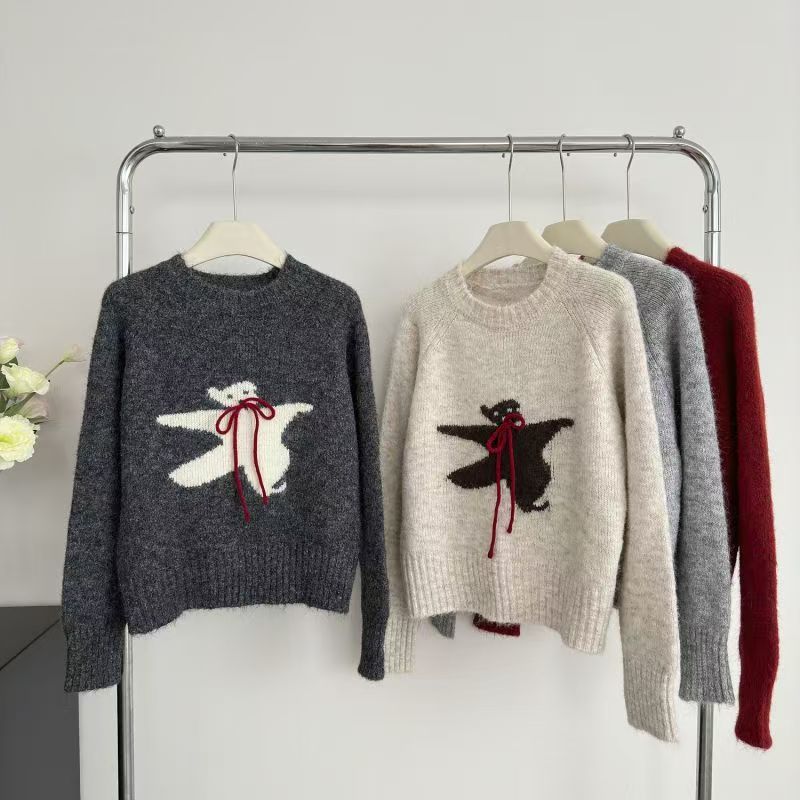 设计感甜美风系带小熊毛衣套头上衣女秋冬新款宽松小众针织衫外穿