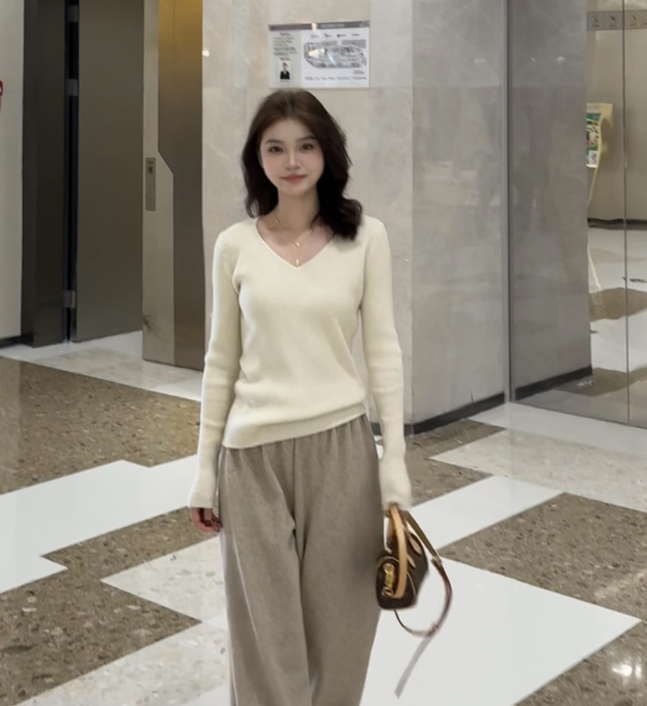 V领针织衫修身型针织气质毛衫长袖百搭CG01-25DZ0874