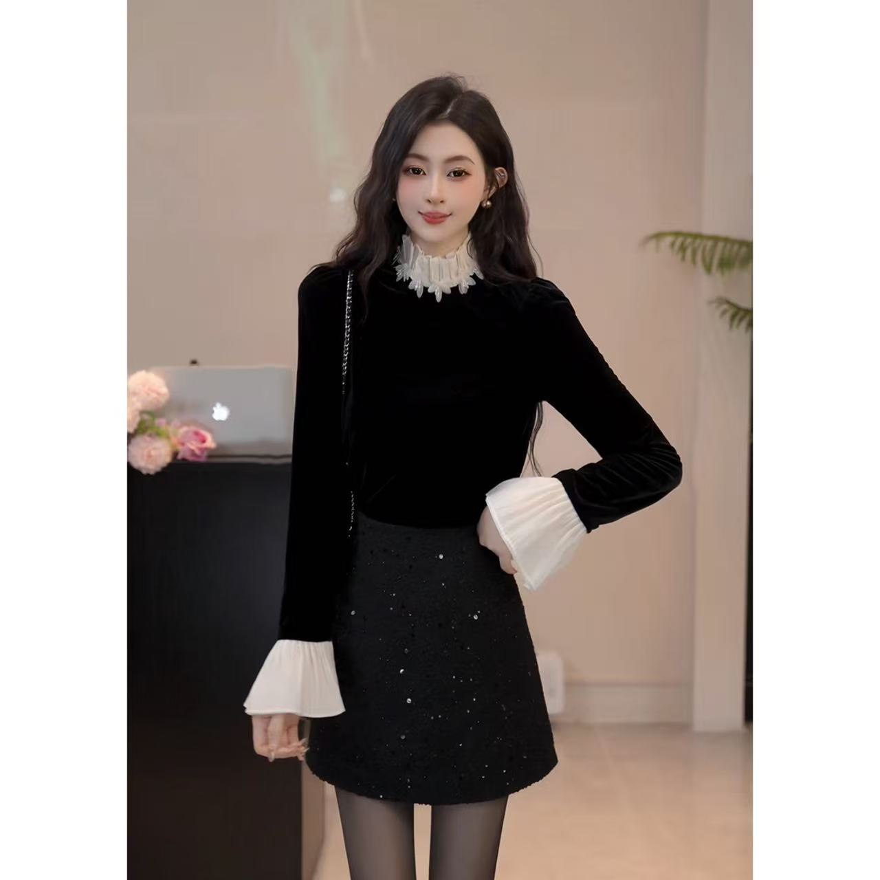 YUANLIANSU/圆脸酥【自在简括】小香风荷叶袖花朵装饰立领丝绒衬衫