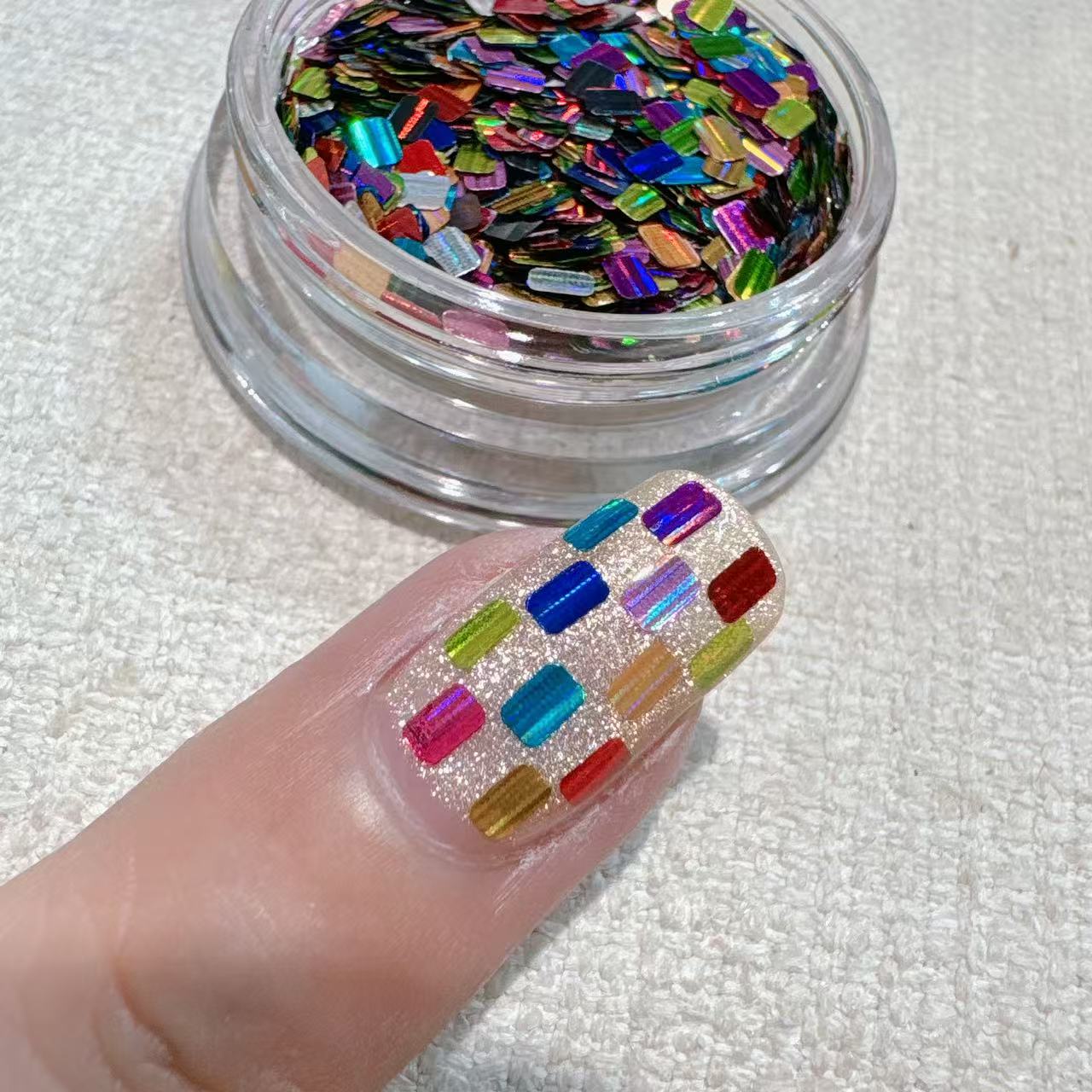 彩色镭射小方仔亮片多巴胺色彩（一盒约0.8g亮片很薄）夏日
