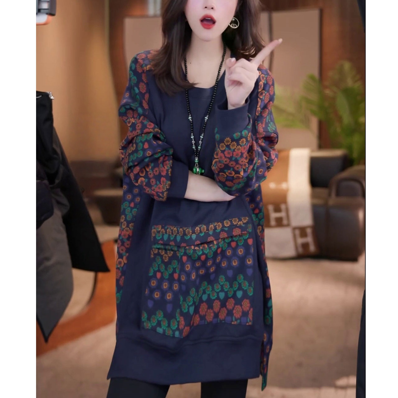 冬季休闲百搭印花中长款气质卫衣圆领套头时尚复古风宽松洋气上衣