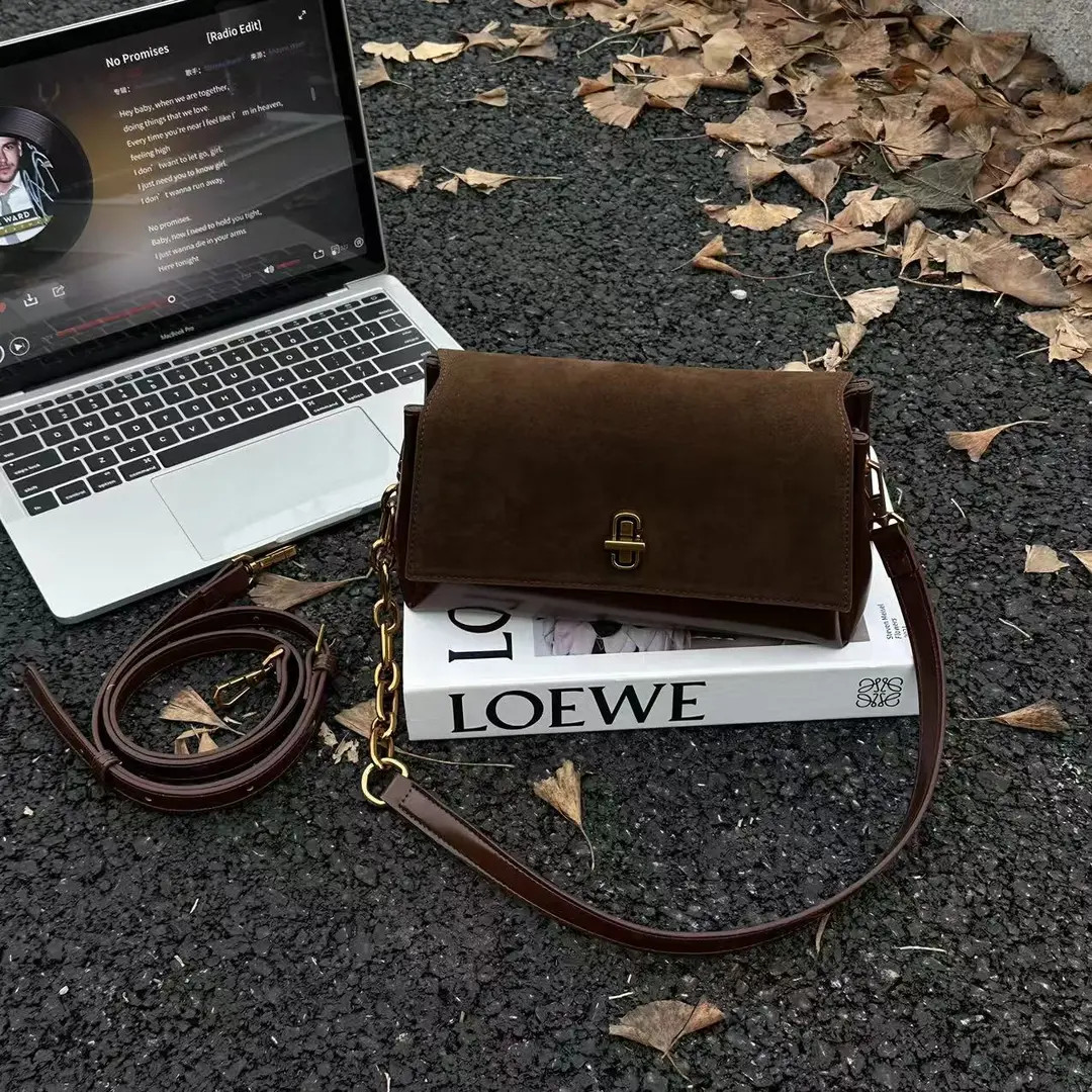 2025新款女士小众手提小包百搭轻奢高级感链条斜挎包潮流时尚女包