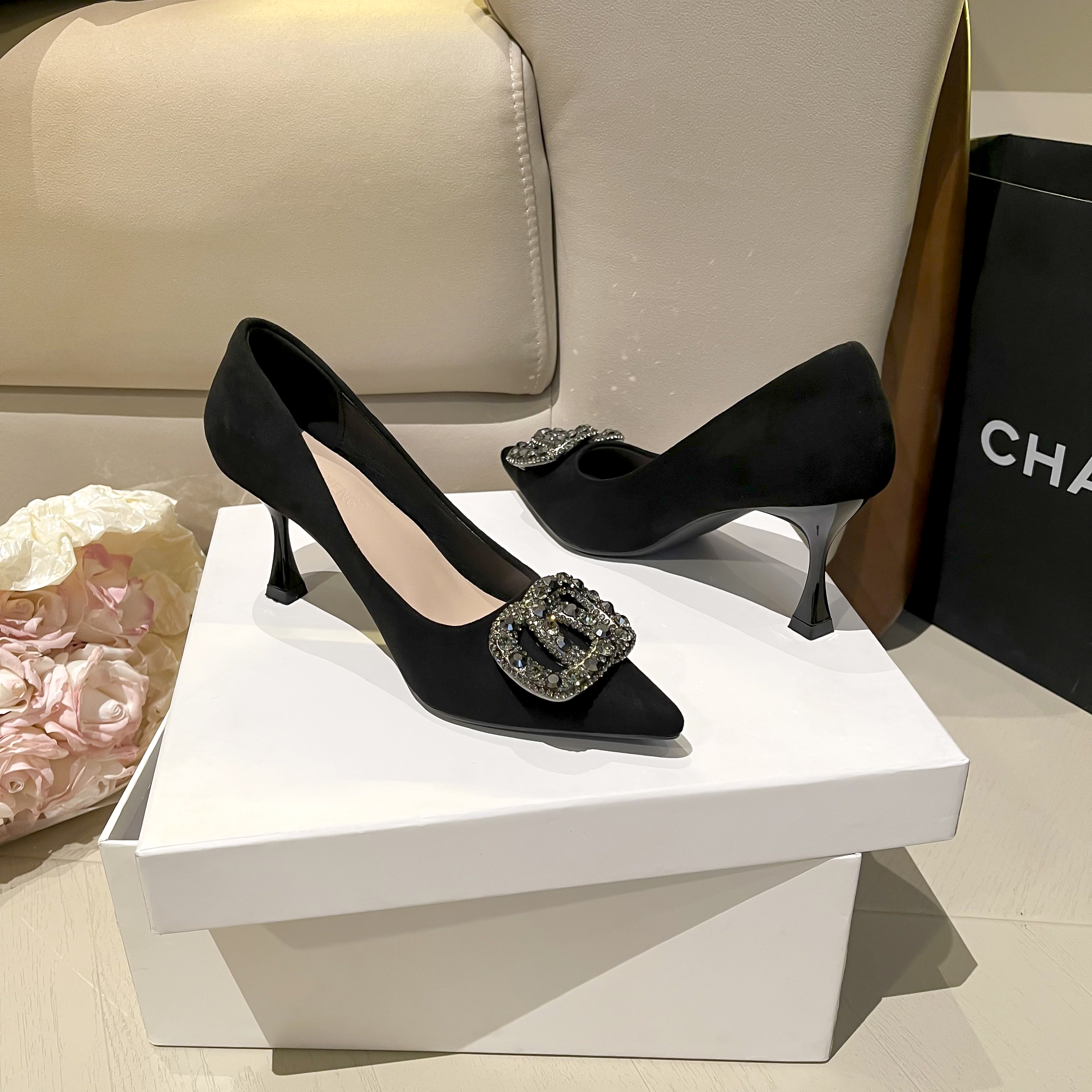 秋季新款透气尖头百搭黑色细跟高跟鞋时尚黑色夏季春季百搭性感