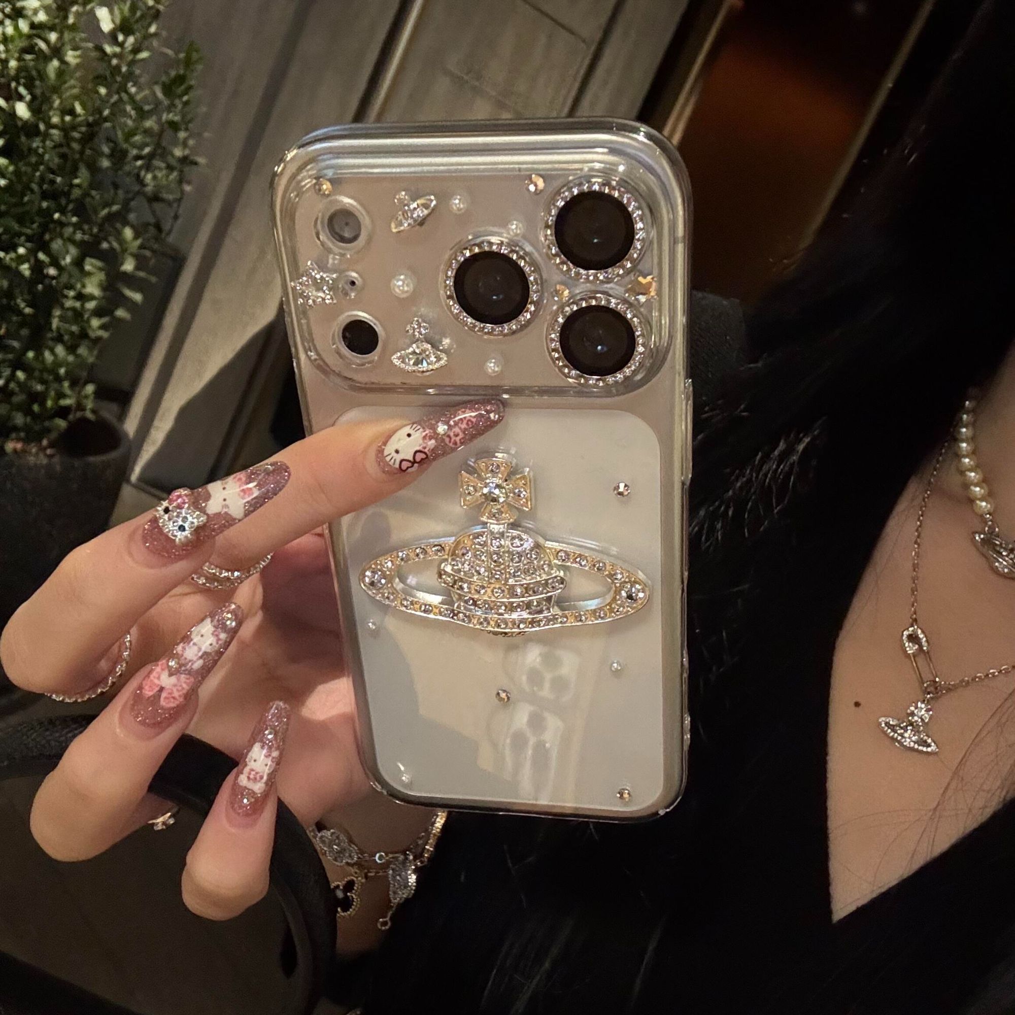 潮牌风满钻土星iPhone17promax手机壳适用于苹果16高级感15名媛风