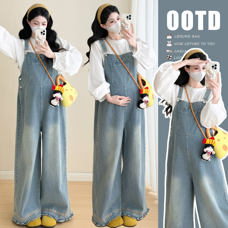 水洗软牛仔孕妇背带裤秋季裤脚刺绣花边减龄洋气孕妇装秋冬装套装