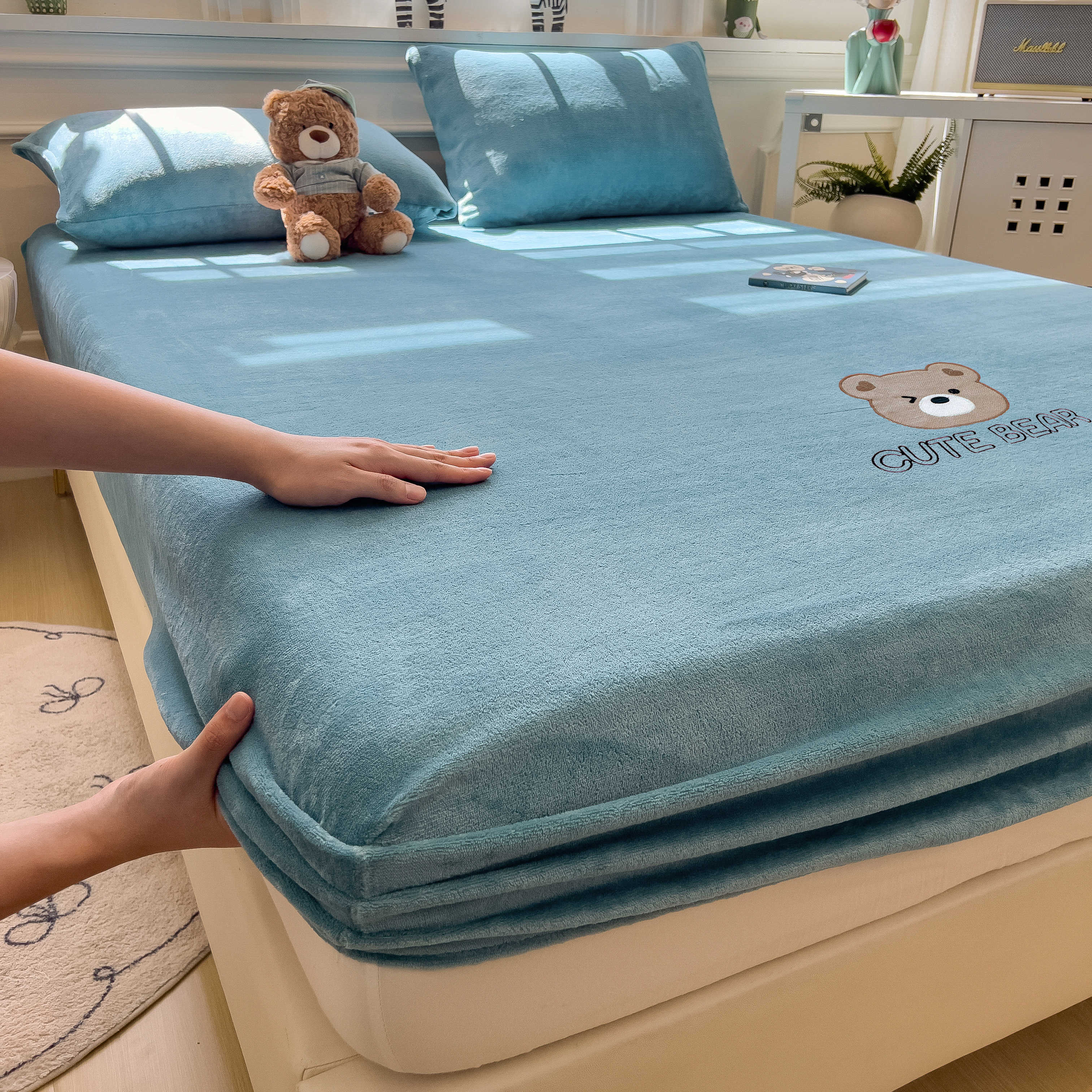 牛奶绒床笠罩冬季2025新款法兰绒床罩床垫保护罩单人全包防滑床单