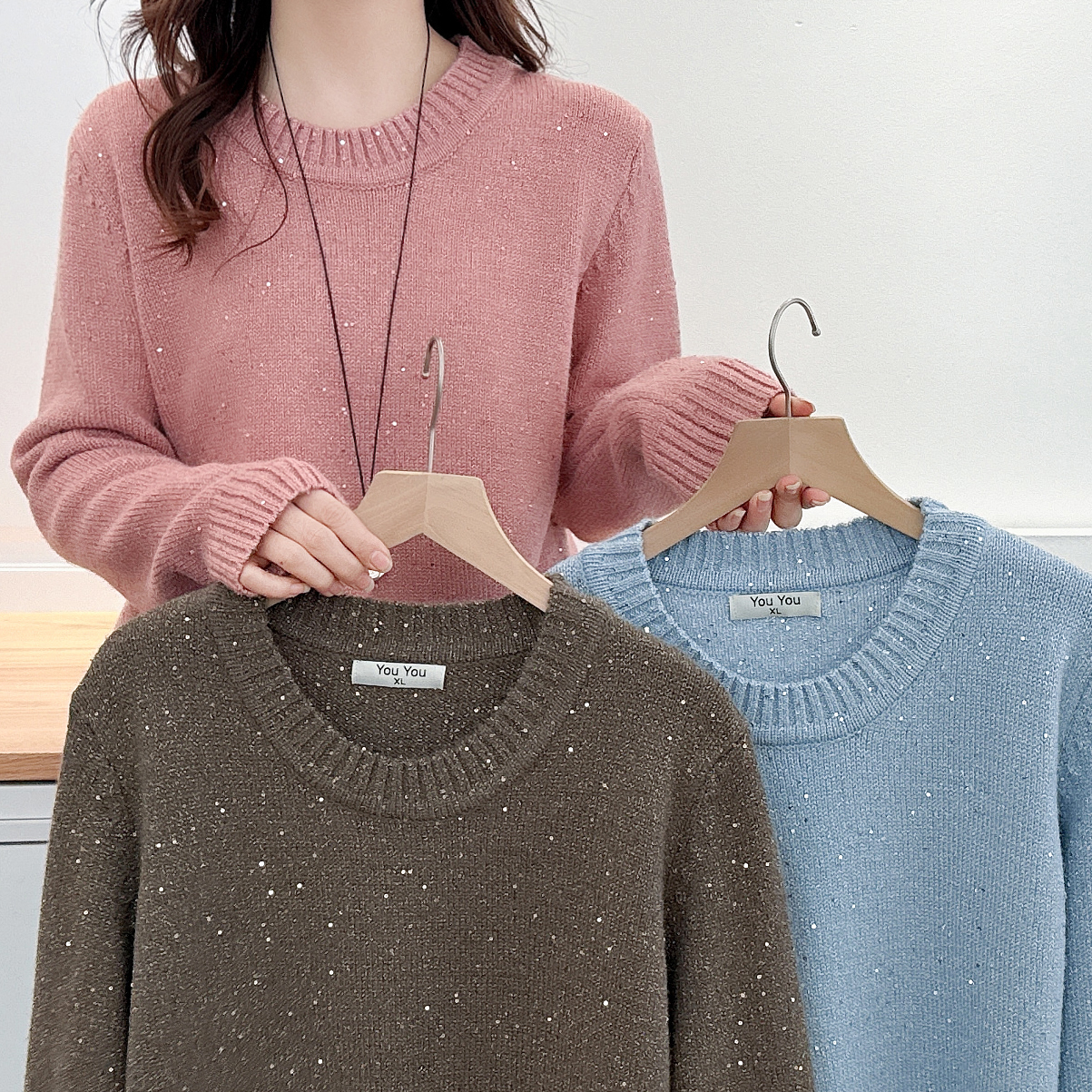 大码胖mm冬装新款韩版圆领亮片针织衫毛衣女设计感套头上衣5048