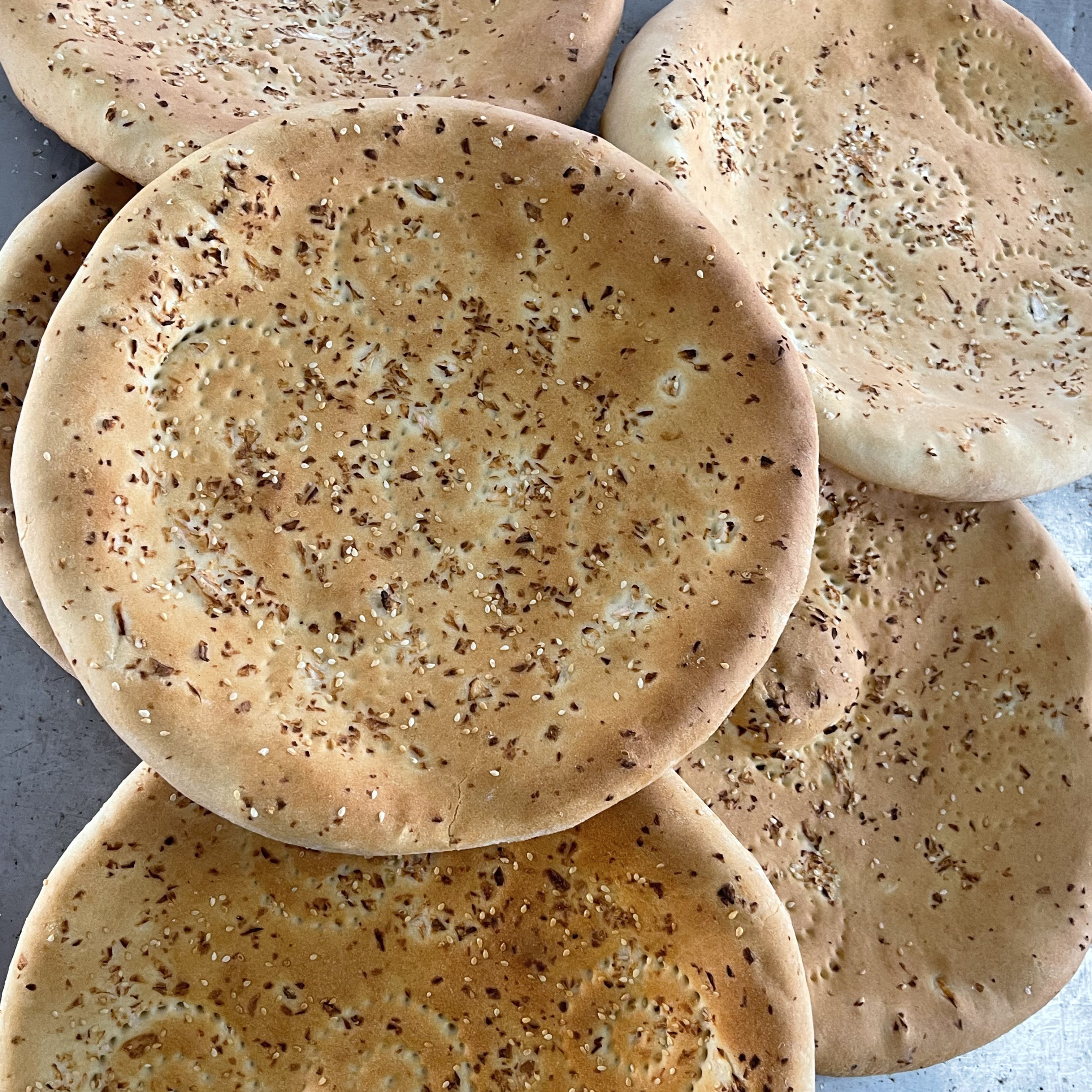 吐鲁番手工洋葱芝麻味大馕正宗新疆美食