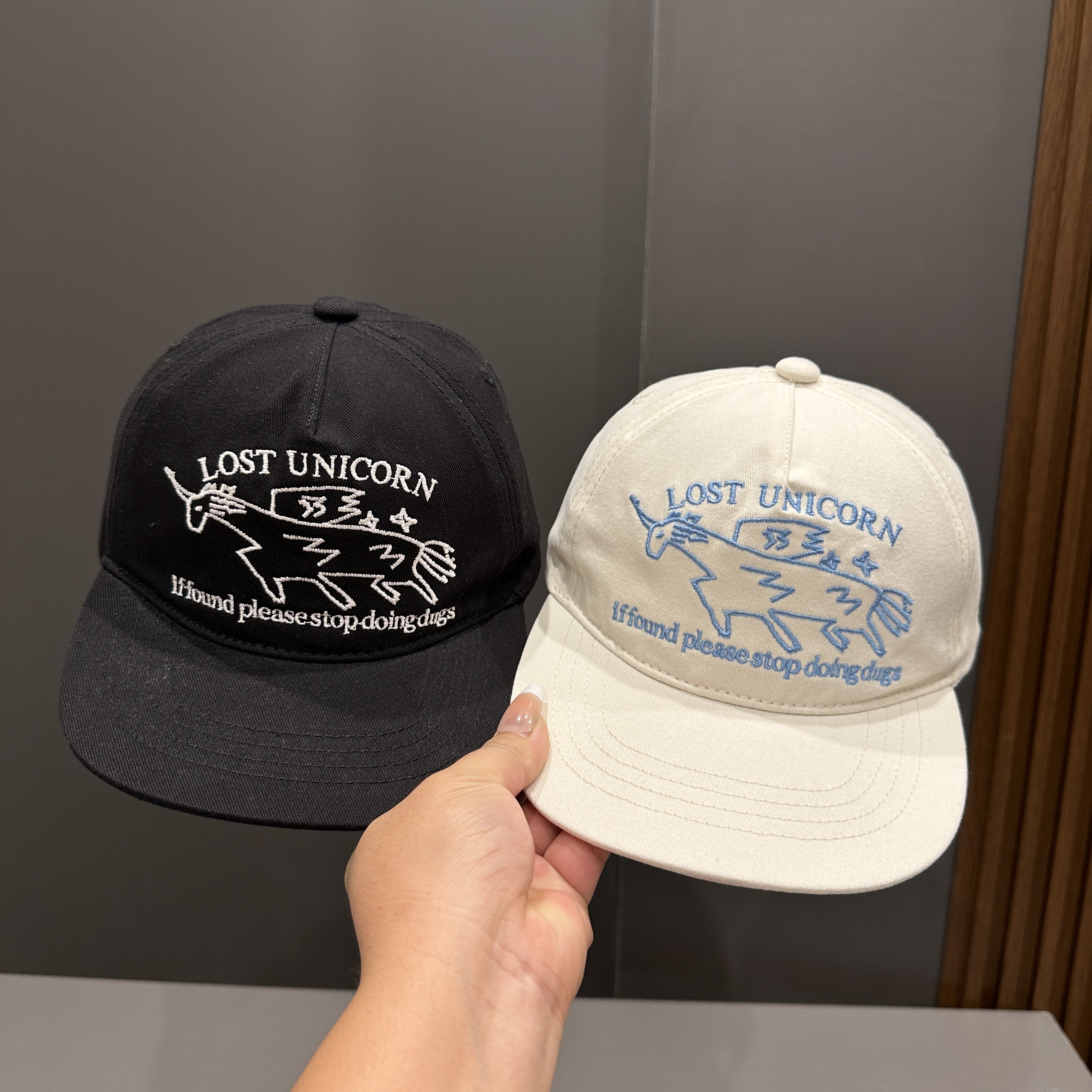 韩版帽子可爱儿童卡通刺绣鸭舌帽男女宝宝亲子户外白色遮阳棒球帽