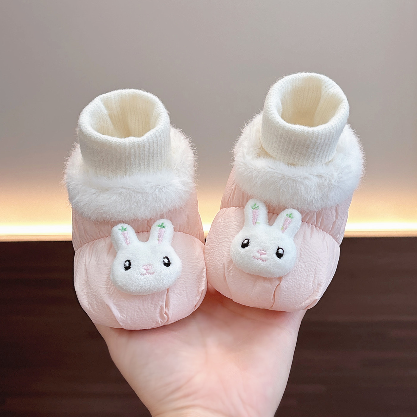 冬季袜鞋车缝线套筒卡通风女可爱风3-6-9个月女宝宝软底学步袜鞋