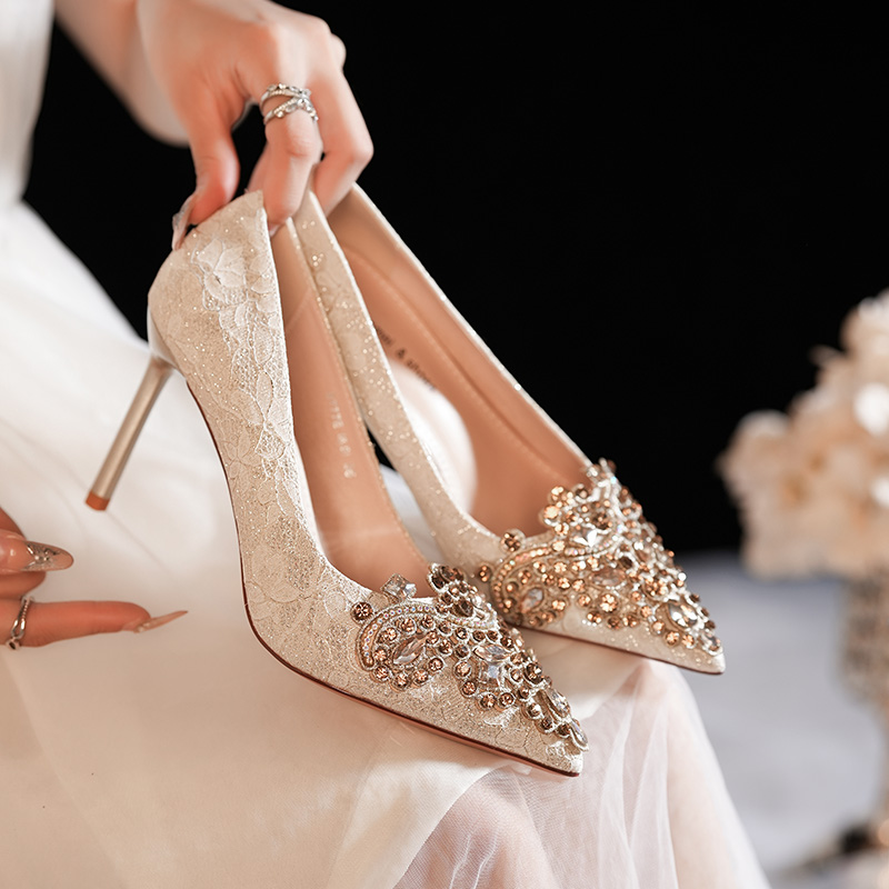 婚鞋红色龙凤褂秀禾婚鞋女款2025新款爆款新中式刺绣高跟鞋新娘鞋