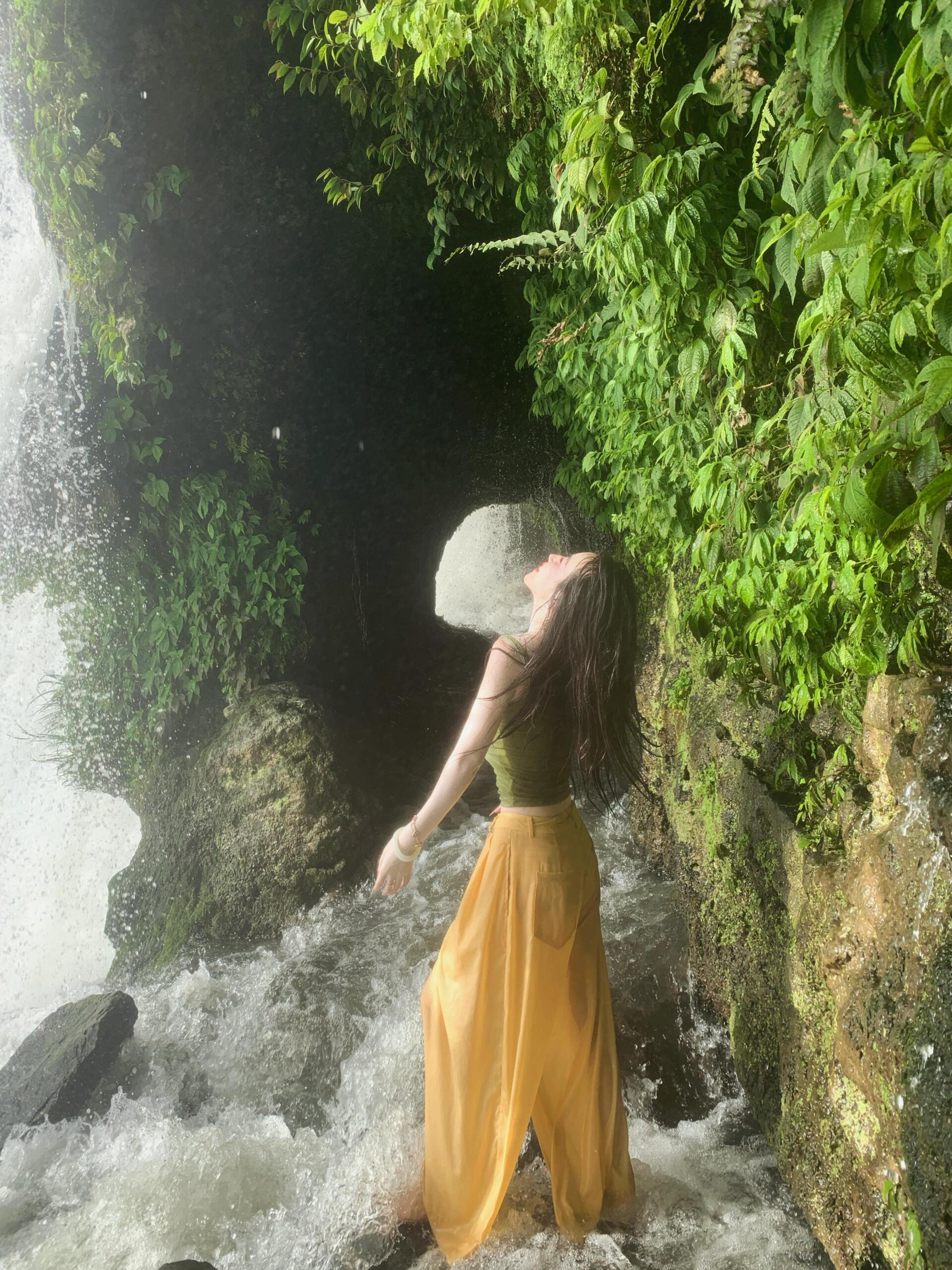 2025夏季新款韩系多巴胺无袖吊带背心上衣女搭配休闲阔腿裤两件套