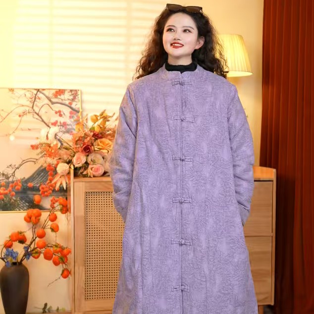 中国风拜年服冬季新款加厚亚麻浮雕新中式盘扣立领长款棉服外套女