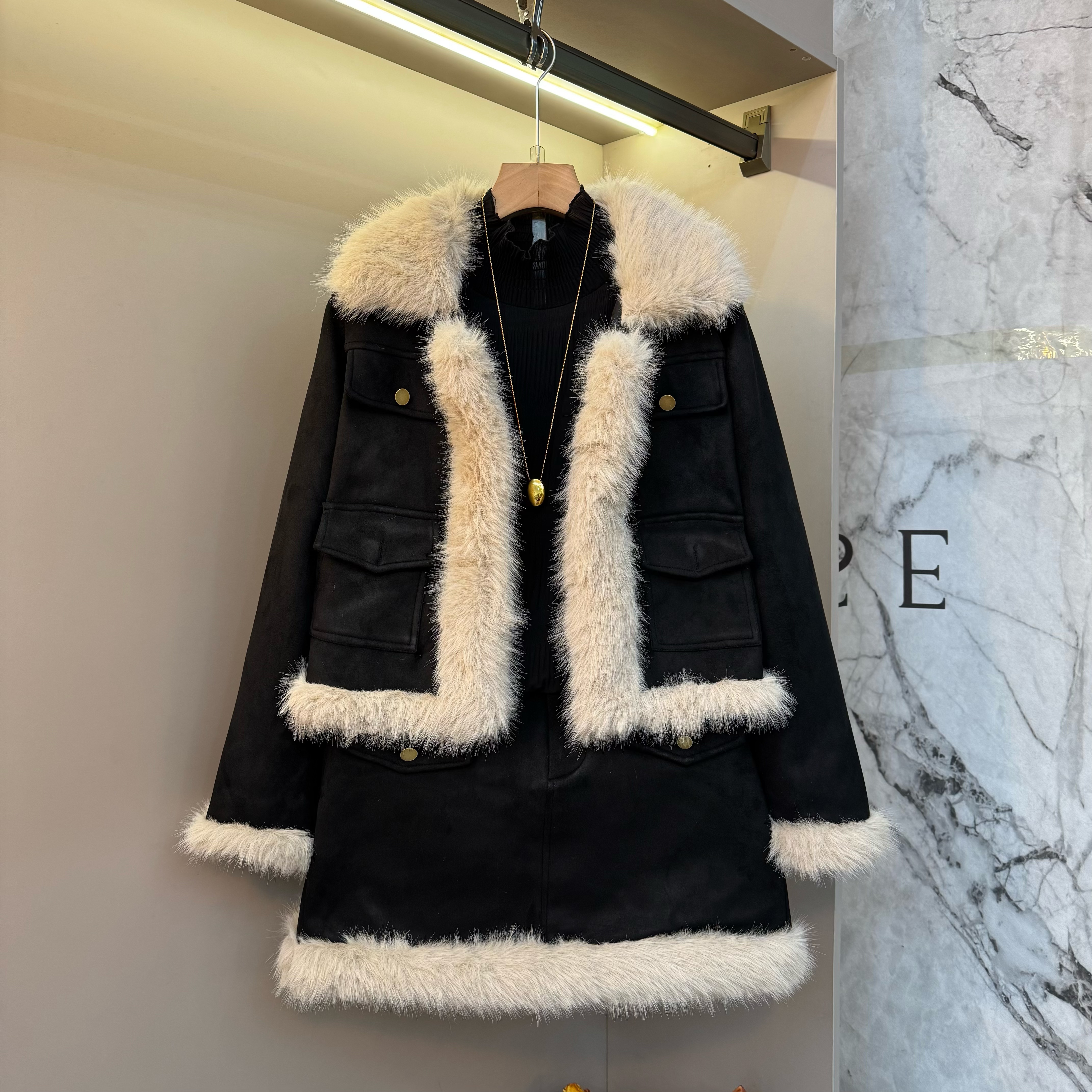 2025胖MM气质韩系洋气复古加厚设计感翻毛外套+裙子时髦套装9861