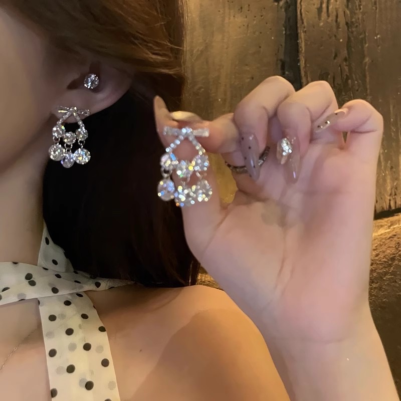 合金耳饰 温柔甜美精致重工微镶闪钻流苏耳环女气质个性时尚耳饰