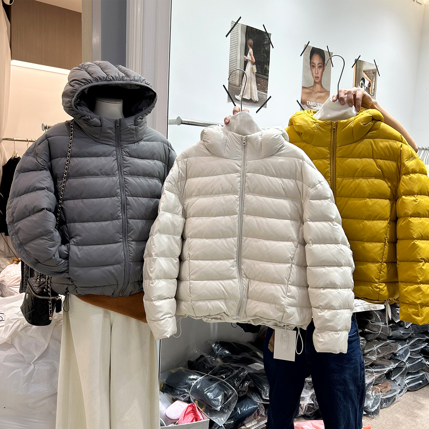 冬季新款排骨羽绒服女2025轻薄泡芙短款白鸭绒保暖连帽小个子外套