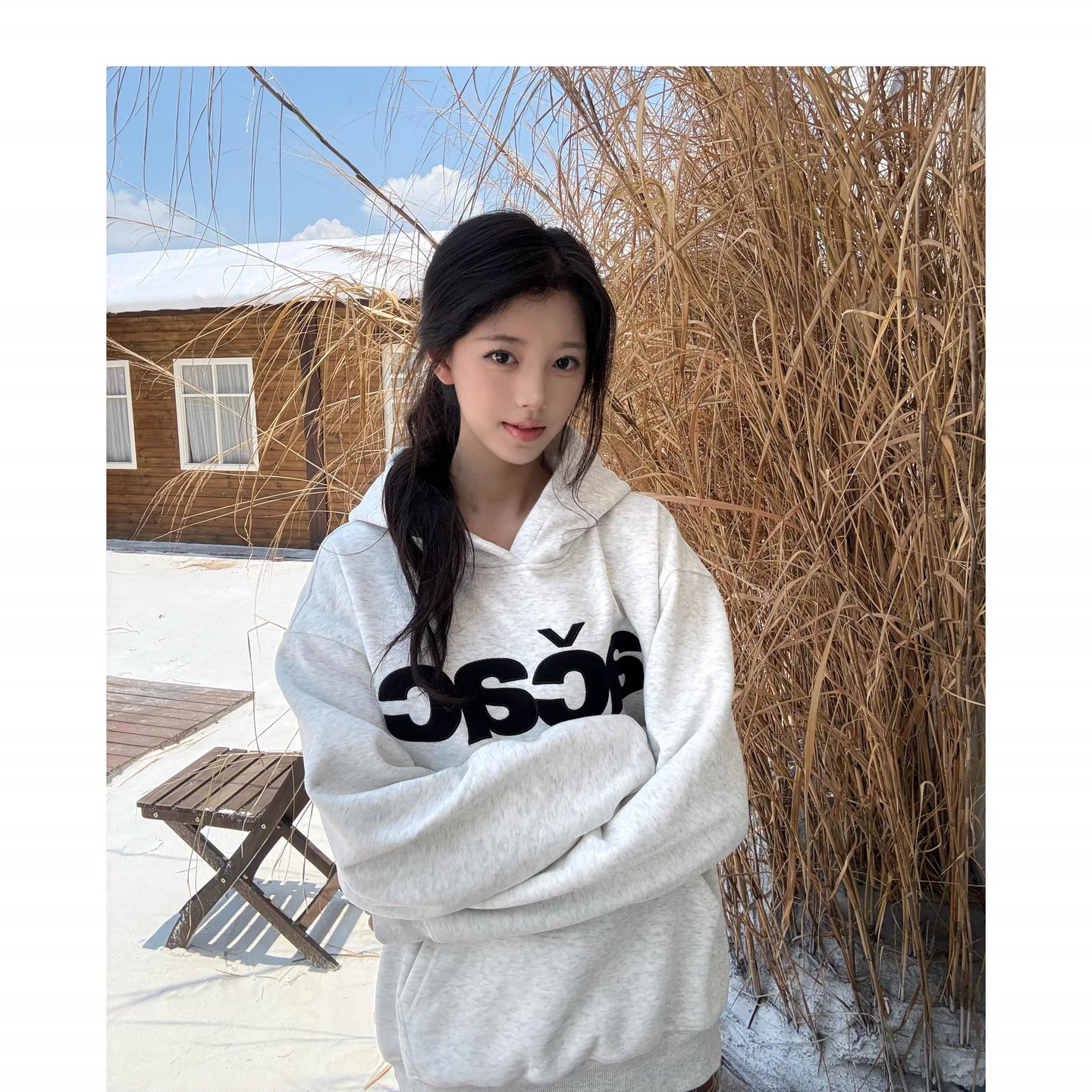 美式学院风简约字母印花连帽卫衣女秋冬季新款宽松街头白灰色上衣