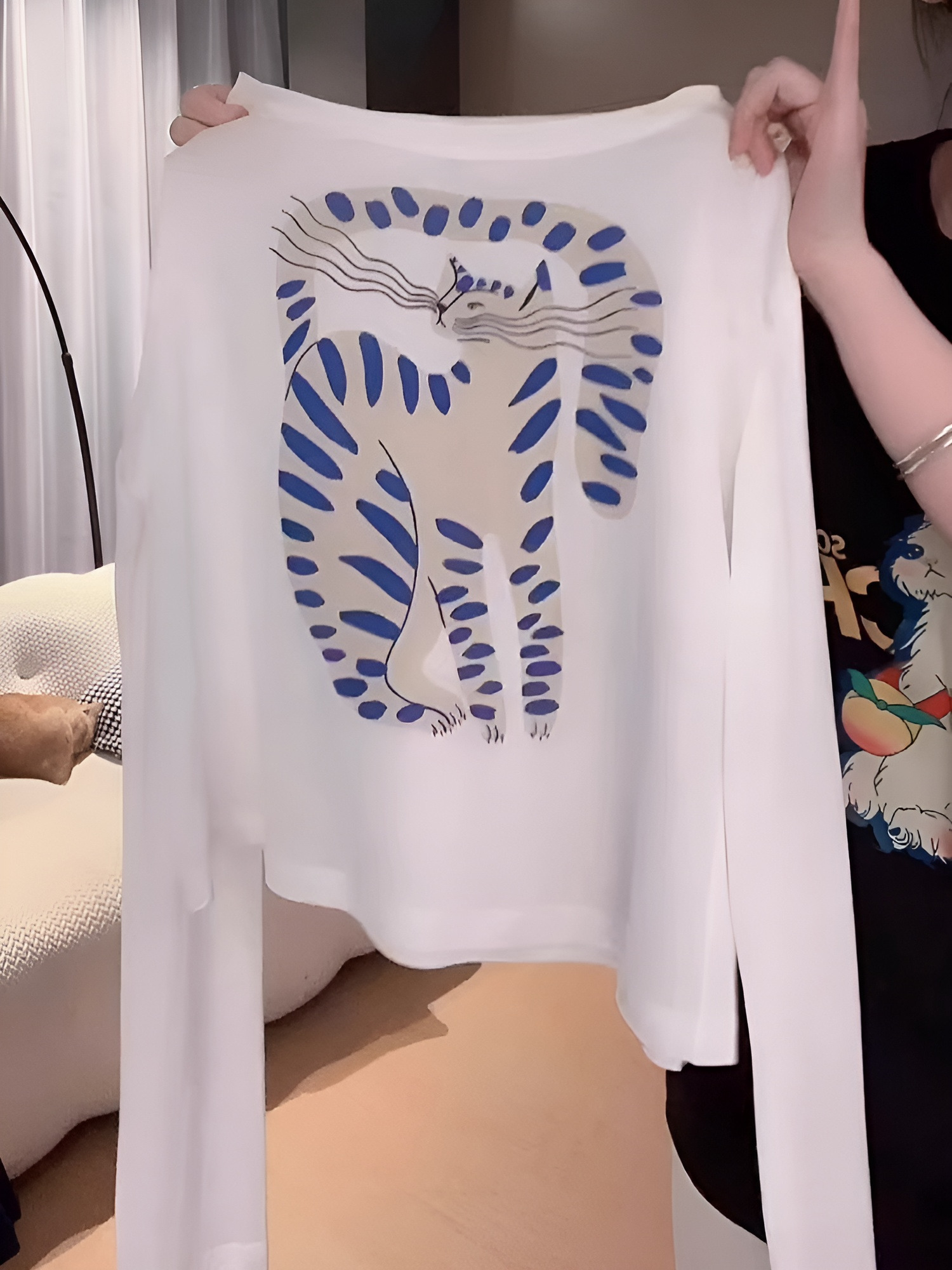 十三行女装高货~2025夏季薄款猫咪印花白色防晒长袖t恤百搭上衣潮